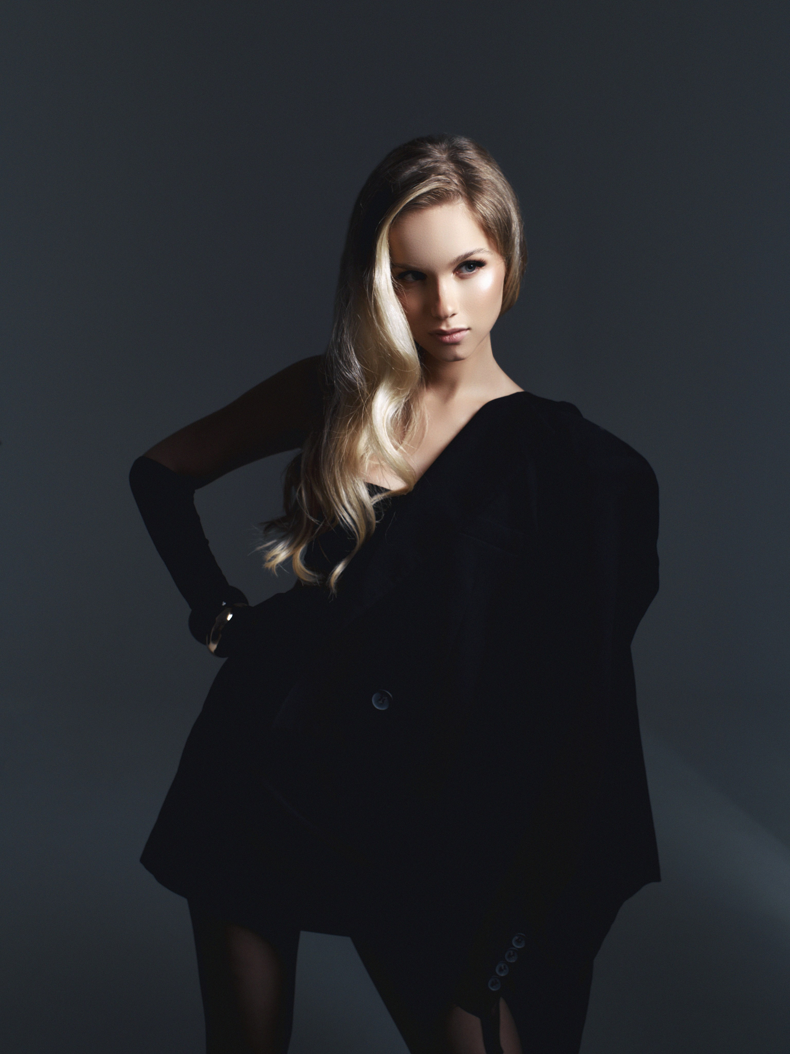 ELIZ. NOIZOMAX Художественный фотограф в Дубай