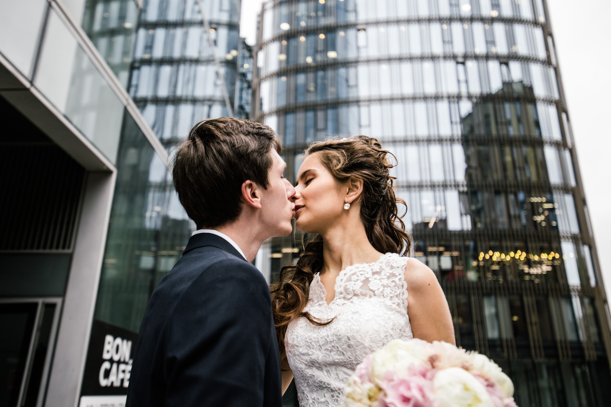 Романтическая прогулка свадебного дня Даши и Влада 11.08.16. Свадебный и семейный фотограф в Санкт-Петербурге Исупова Юлия