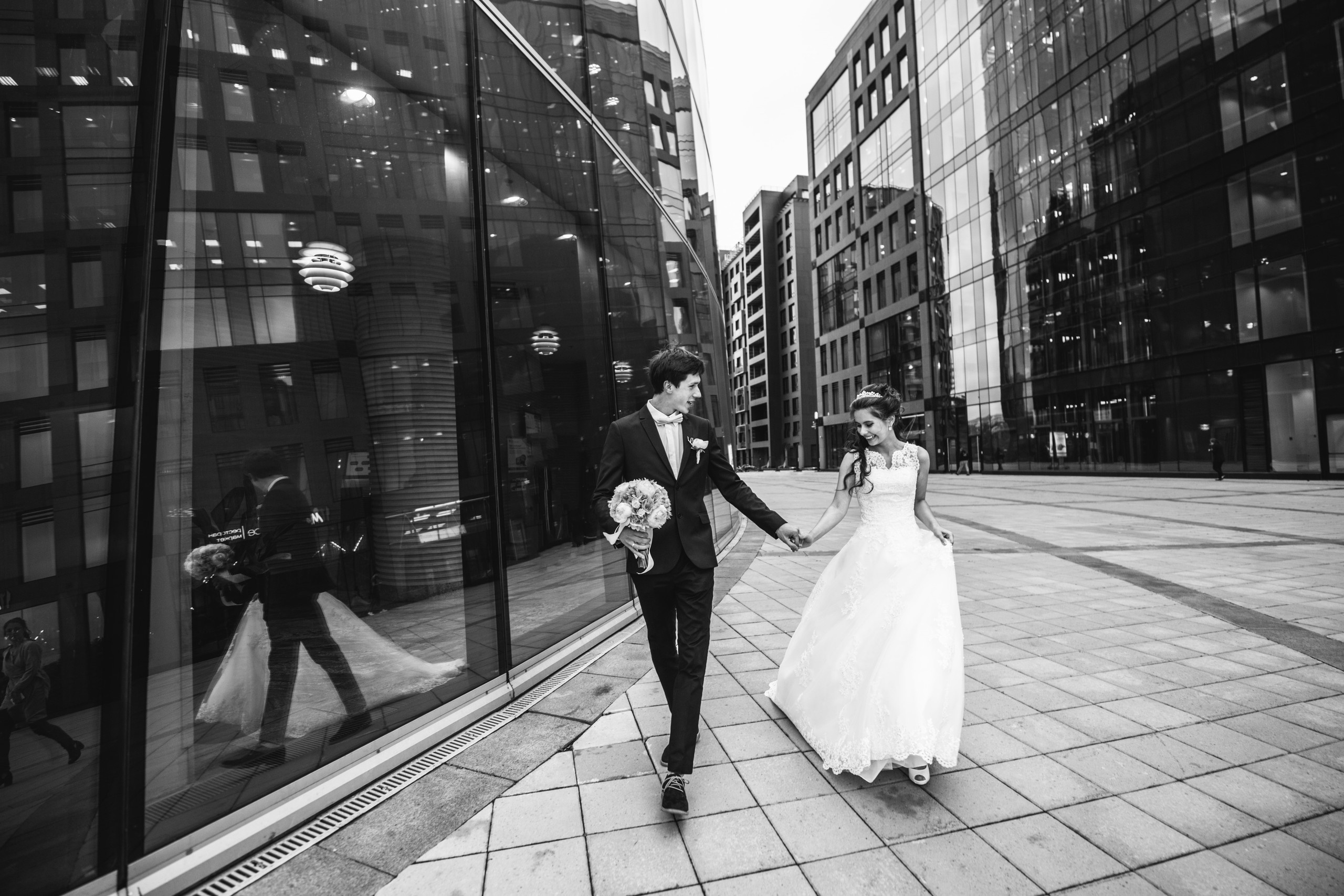 Романтическая прогулка свадебного дня Даши и Влада 11.08.16. Свадебный и семейный фотограф в Санкт-Петербурге Исупова Юлия