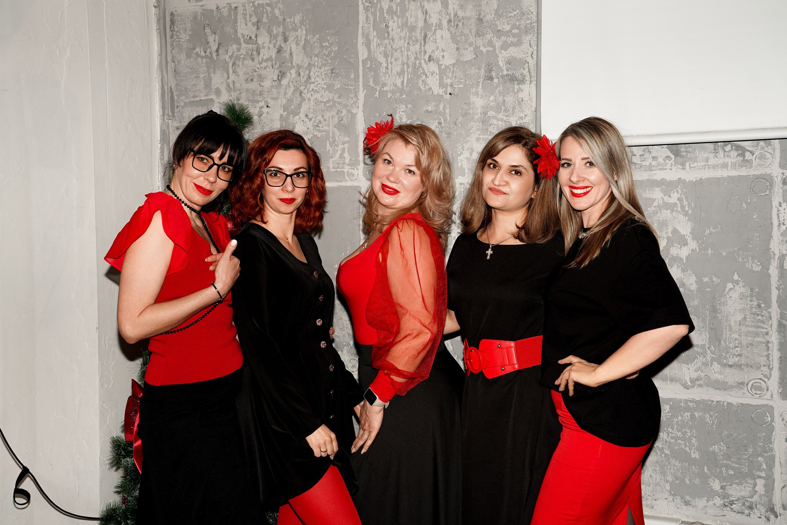 Новогодний корпоратив в ресторане Балаган в Ростов-на-Дону. Свадебный фотограф в Ростове-на-Дону. Таинство Крещения и Венчания, семейные фотосессии. Алёна Чёботова