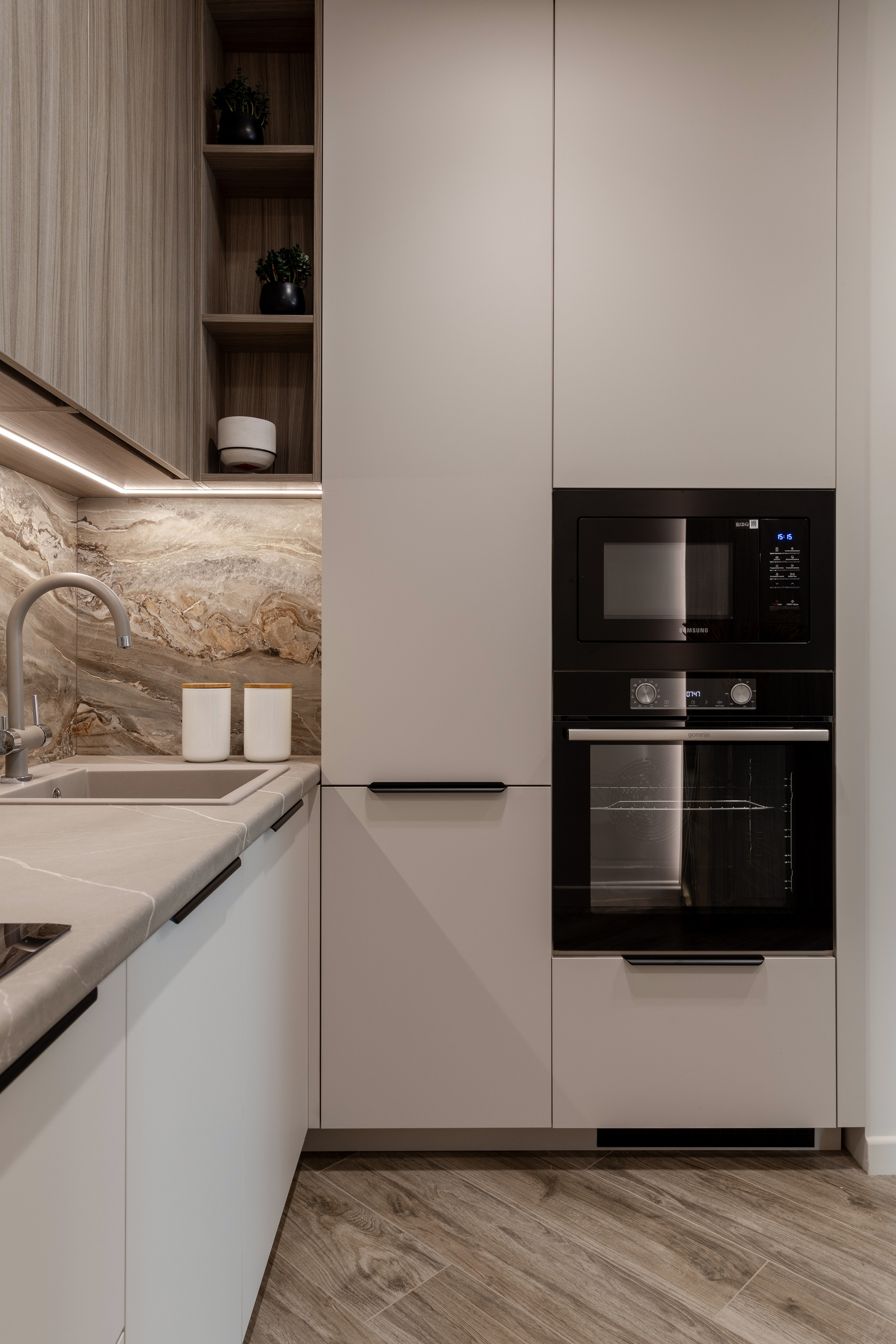 Интерьерная фотосъемка квартиры в ЖК «Морская Симфония», дизайн проект @kd_design_sochi. Интерьерный фотограф в Сочи Владислав Нагин