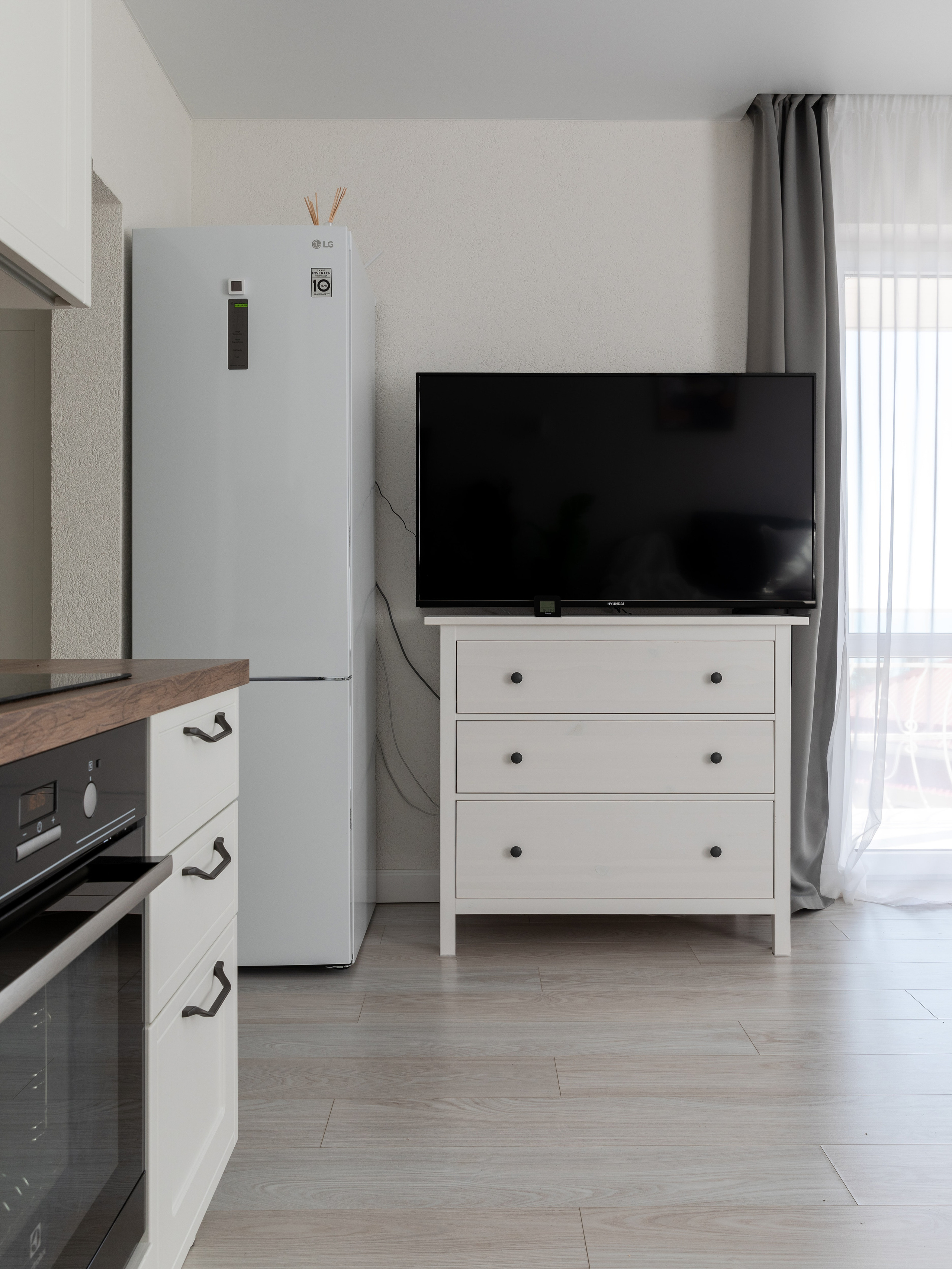 Интерьерная фотосъемка номера в гостевом доме Горный воздух. Интерьерный фотограф в Сочи Владислав Нагин