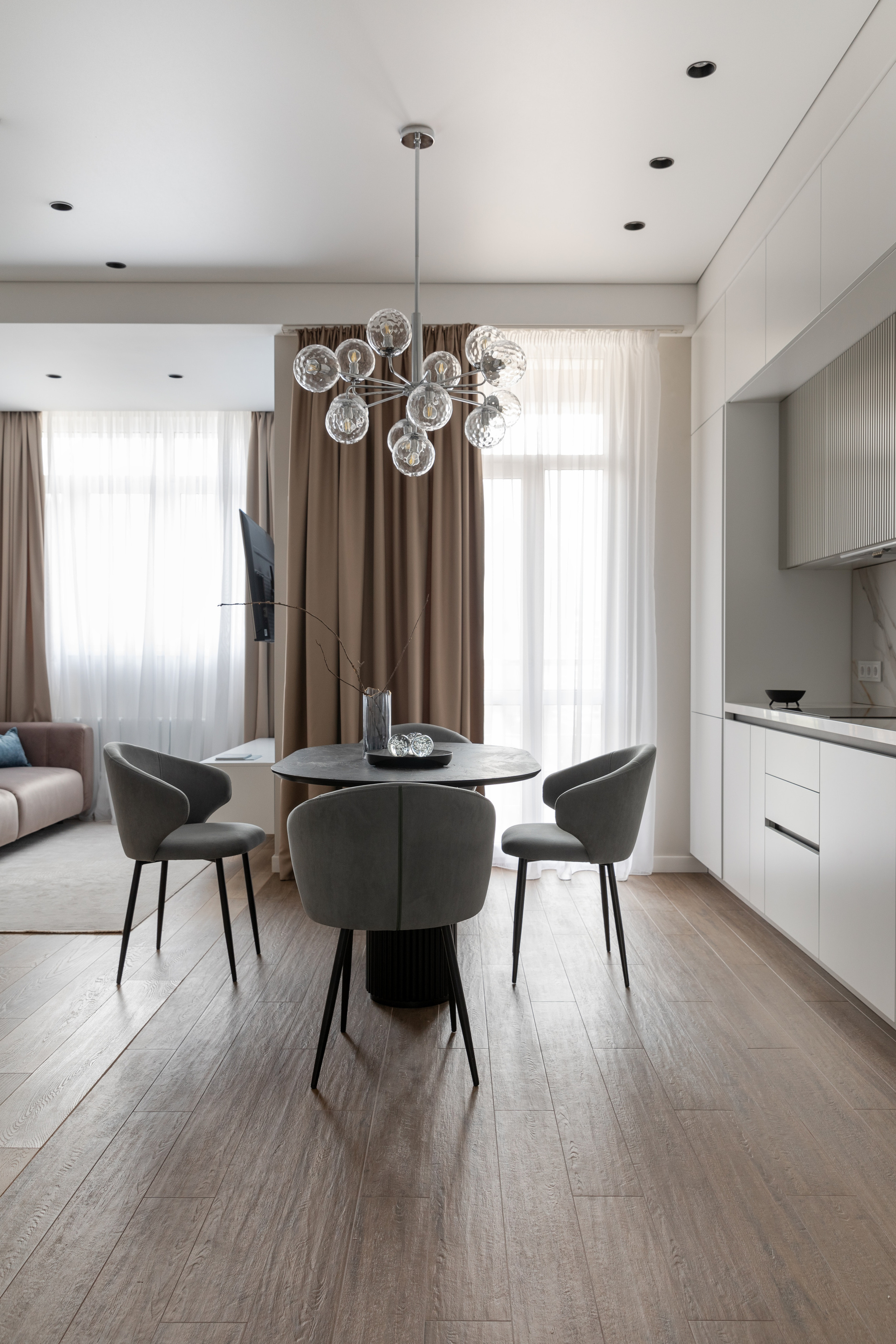 Дизайн проект Ирины Кацер @artel_design_sochi Публикация в журнале «HIHOME». Интерьерный фотограф в Сочи Владислав Нагин