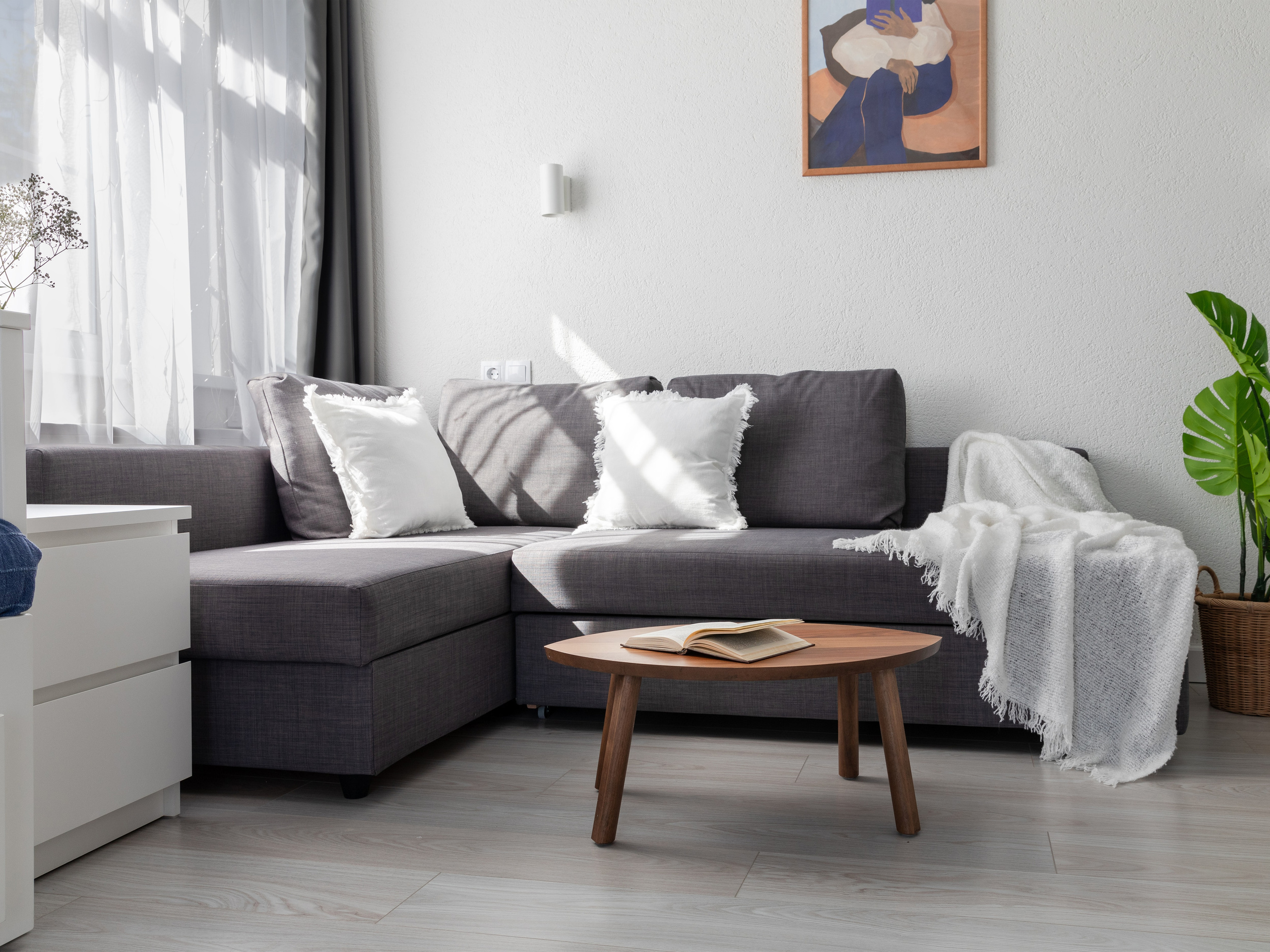 Интерьерная фотосъемка номера в гостевом доме Горный воздух. Интерьерный фотограф в Сочи Владислав Нагин