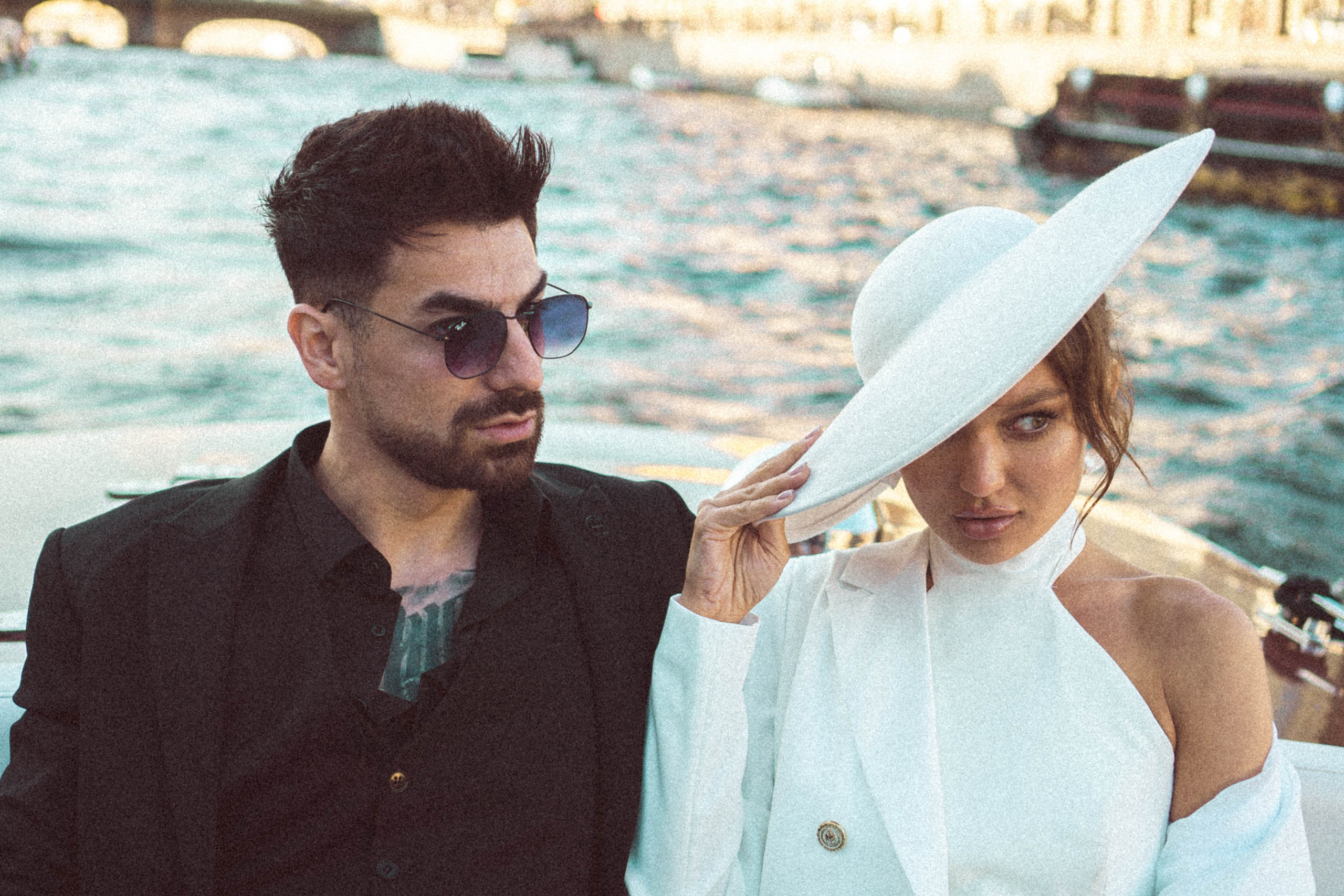 СВАДЕНБНАЯ СЬЕМКА НА КАТЕРЕ ПО КАНАЛАМ САНКТ-ПЕТЕРБУРГА И В АКВАТОРИИ НЕВЫ. Профессиональный фотограф, Санкт-Петербург — Виктория Богомолова