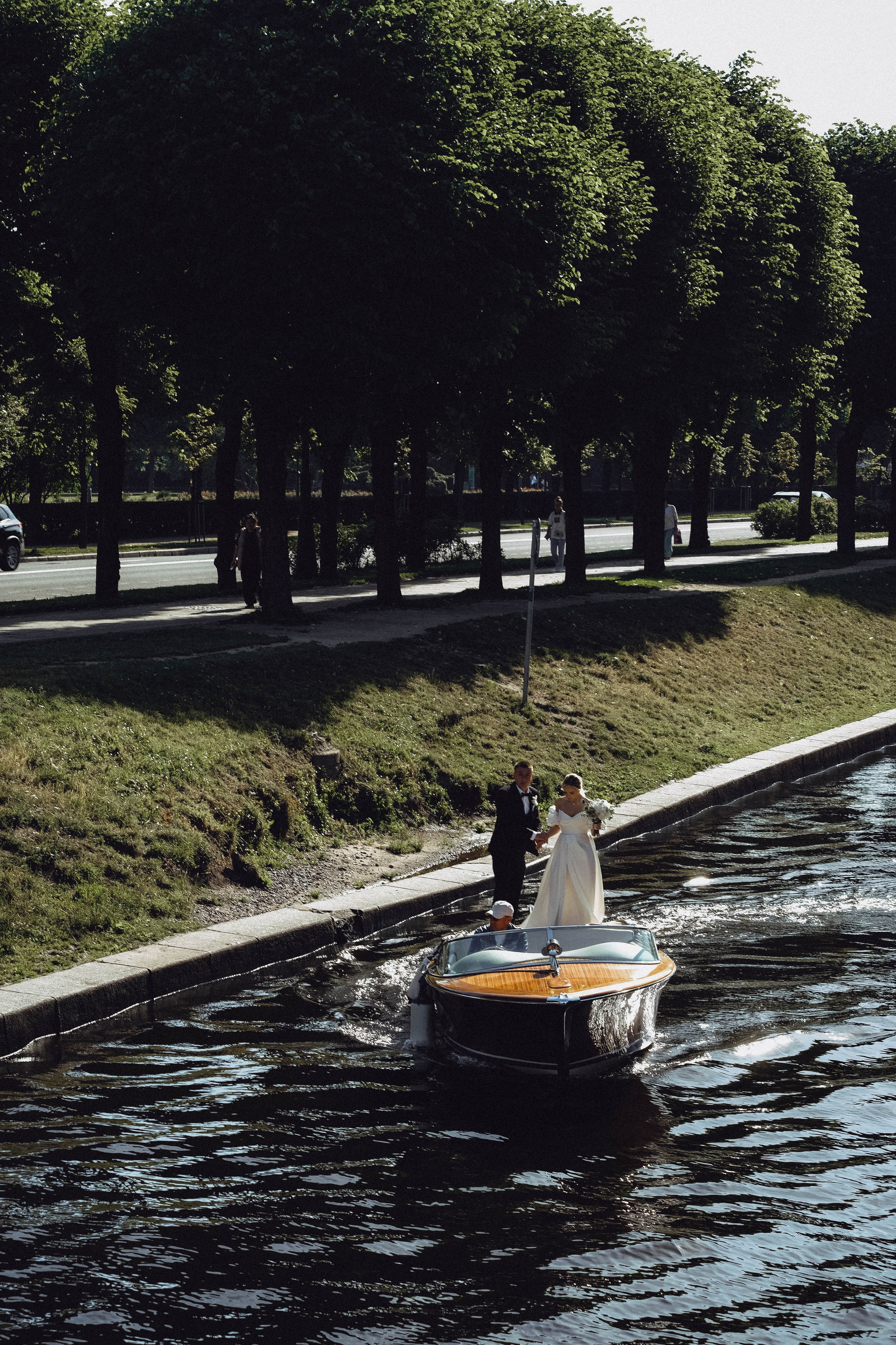 СВАДЕБГНАЯ ПРОГУЛКА ПО КАНАЛ САНКТ-ПЕТЕРБУРГА НА КАТЕРЕ. Профессиональный фотограф, Санкт-Петербург — Виктория Богомолова