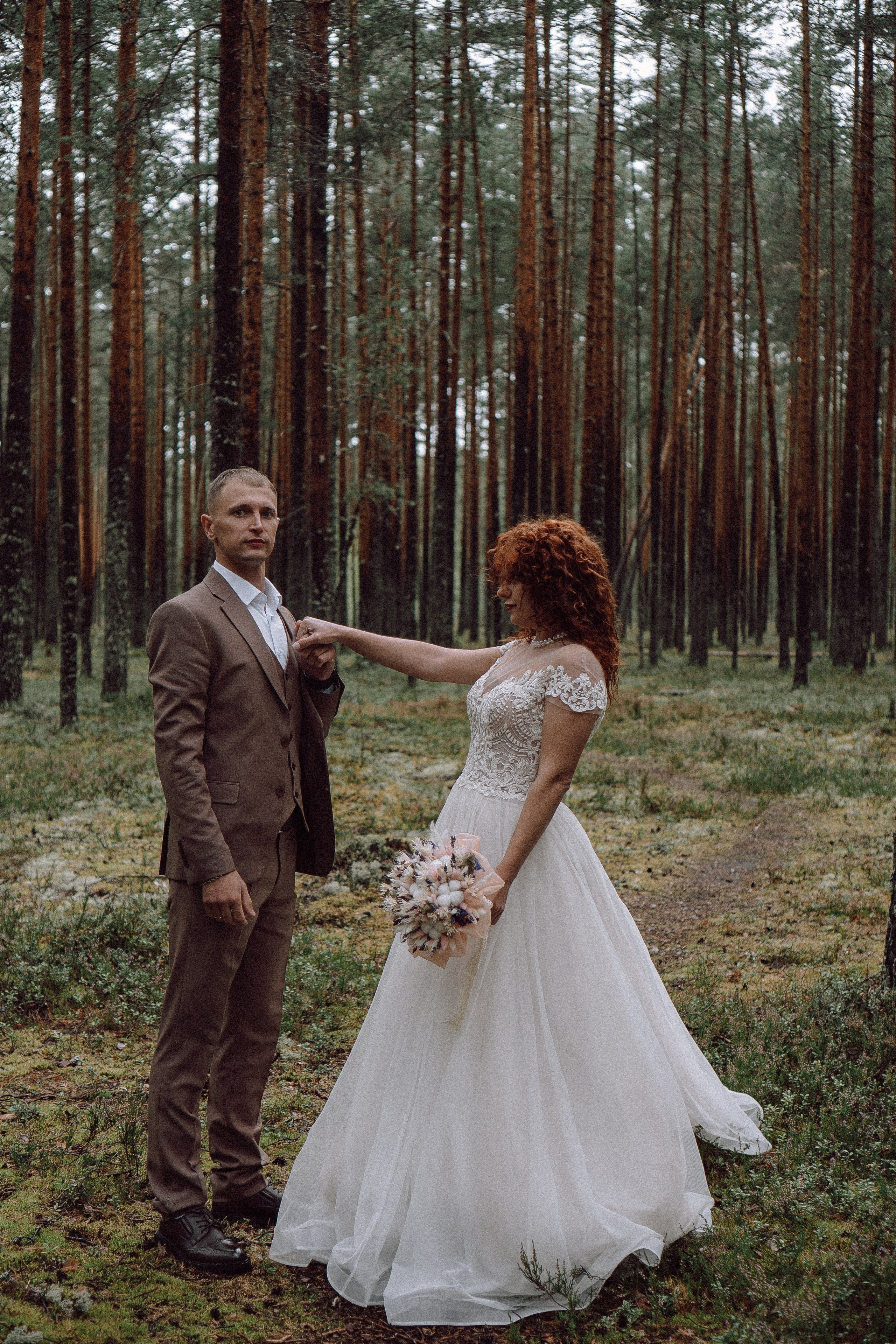 СВАДЕБНАЯ ФОТОСЕССИИЯ ПАРЫ В ГОРОДЕ ПРИОЗЕРСК В СОСНОВОМ ЛЕСУ И С ПИКАПОМ. Профессиональный фотограф, Санкт-Петербург — Виктория Богомолова