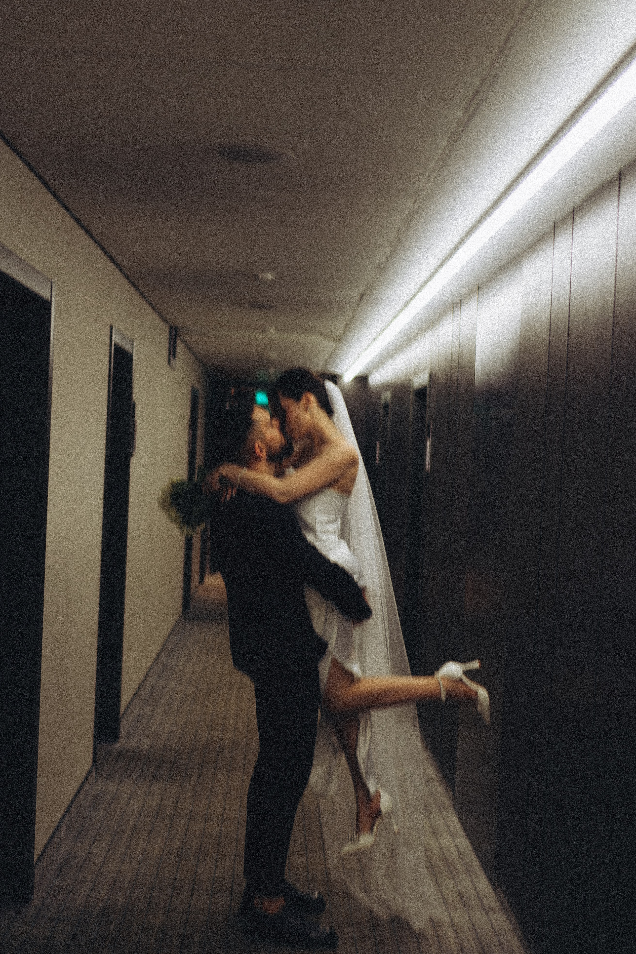 СВАДЕБНАЯ СЬЕМКА СБОРОВ ЖЕНИХА И НЕВЕСТЫ В ОТЕЛЕ И ТАКЖЕ ФОТОСЕССИИЯ В ОТЕЛЕЕ МЕГАПОЛИС БРЯНСК. Профессиональный фотограф, Санкт-Петербург — Виктория Богомолова