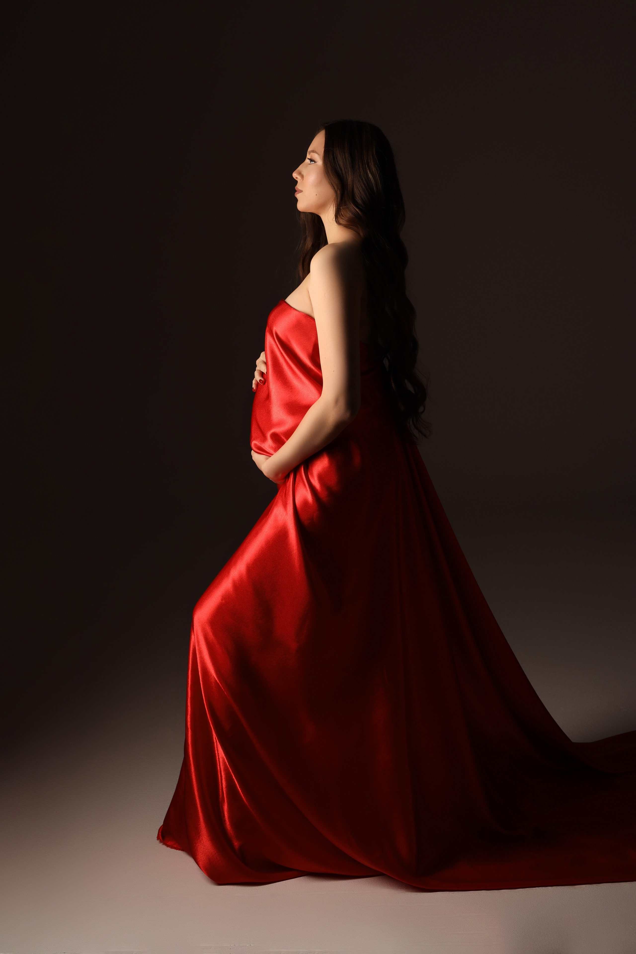 Красная ткань. Профессиональный Фотограф в Казани Яна Забелина