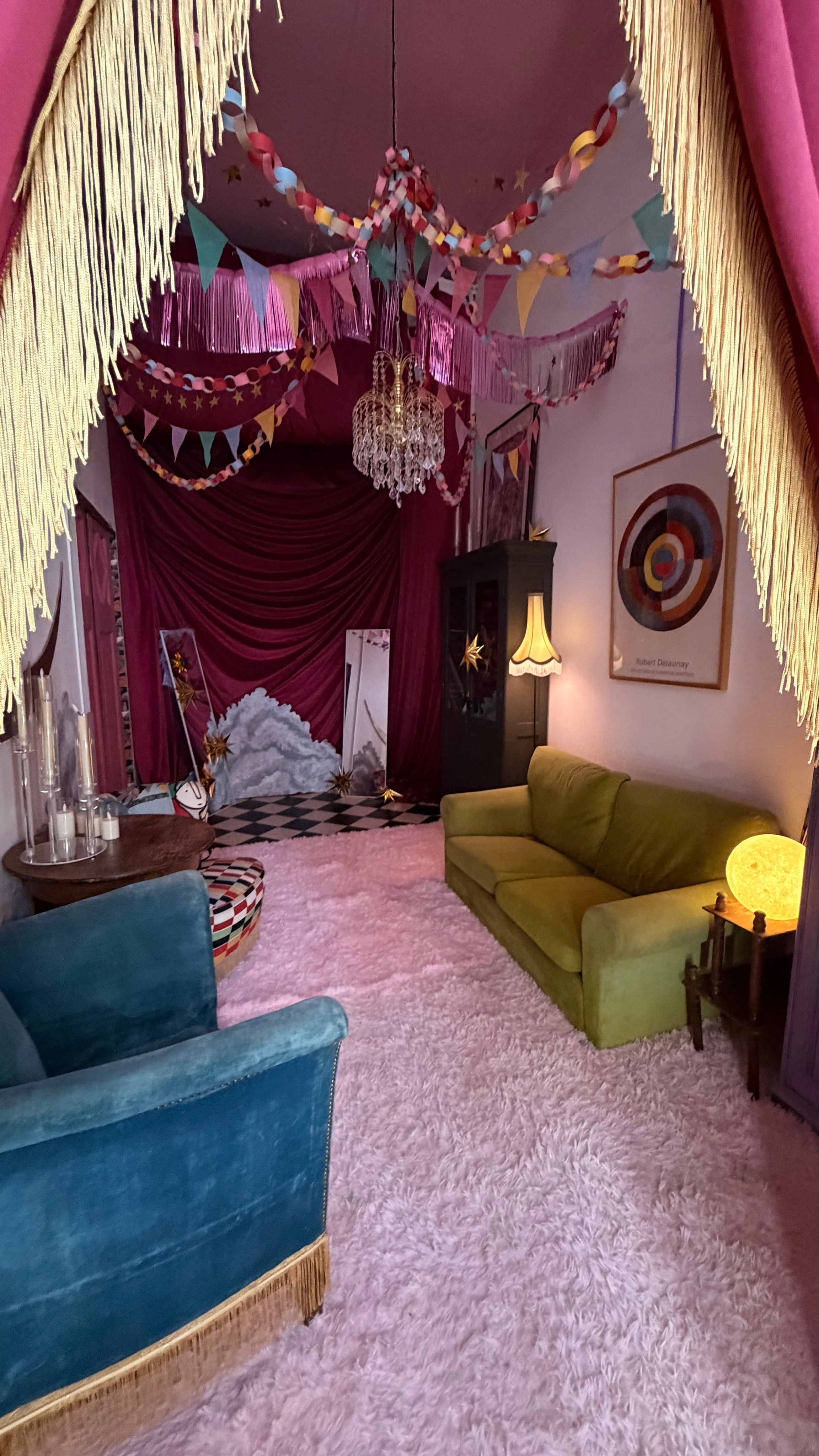 Лофт для праздников. Фотостудия Автопортрета «Своими Глазами»