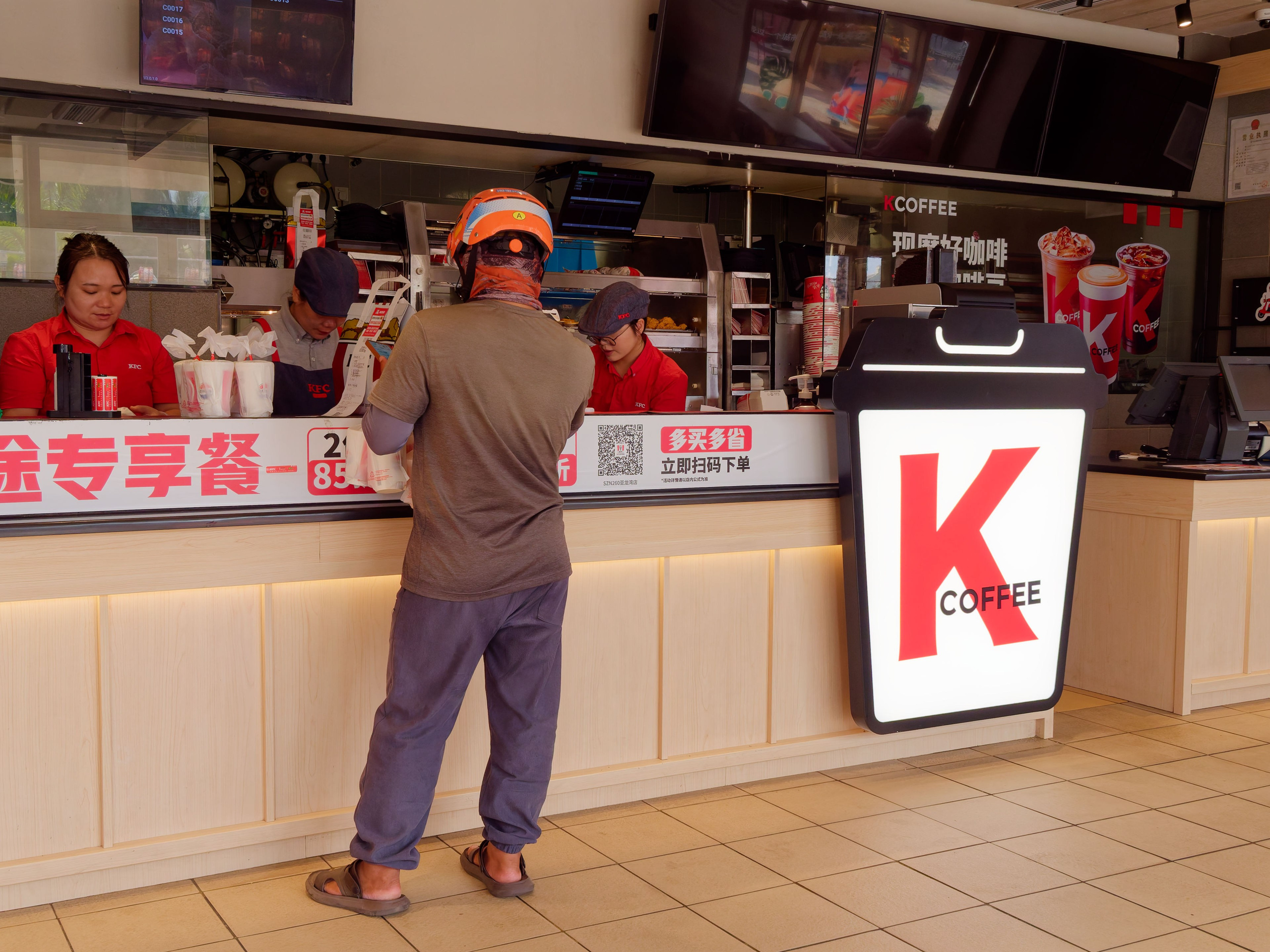 Хайнань 2026, «Food Street» ночная улица еды в Ялунване. Фотопрогулки по Миру