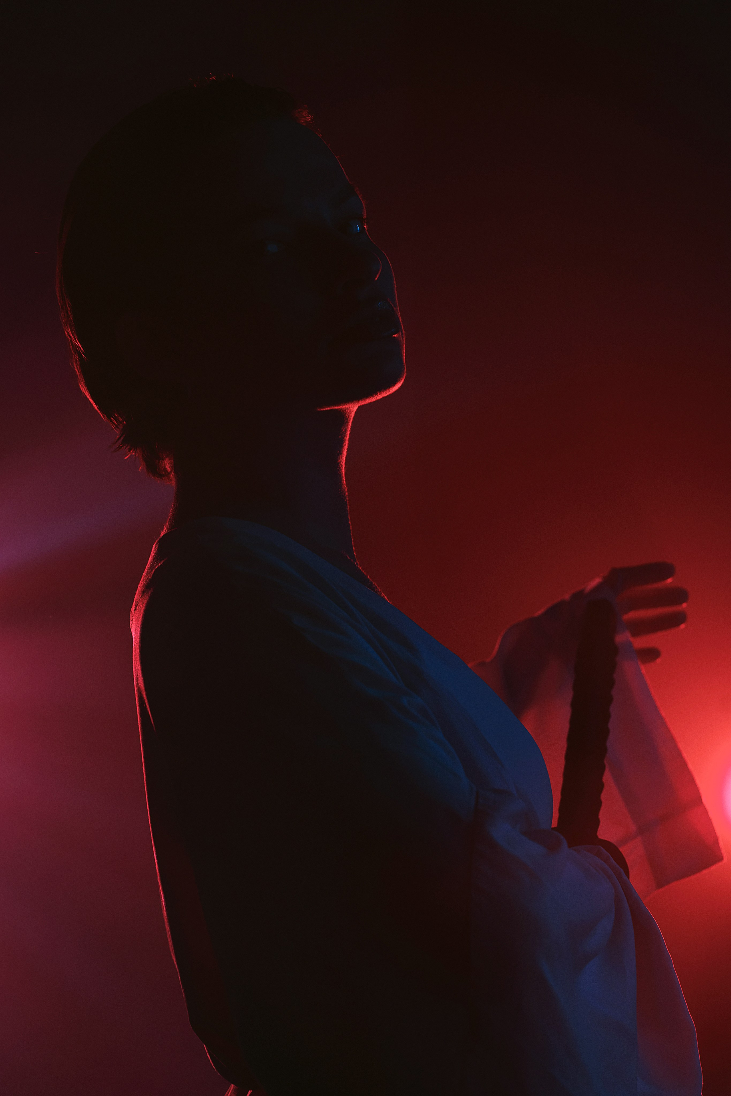 Студийная съемка с цветным светом. Главная