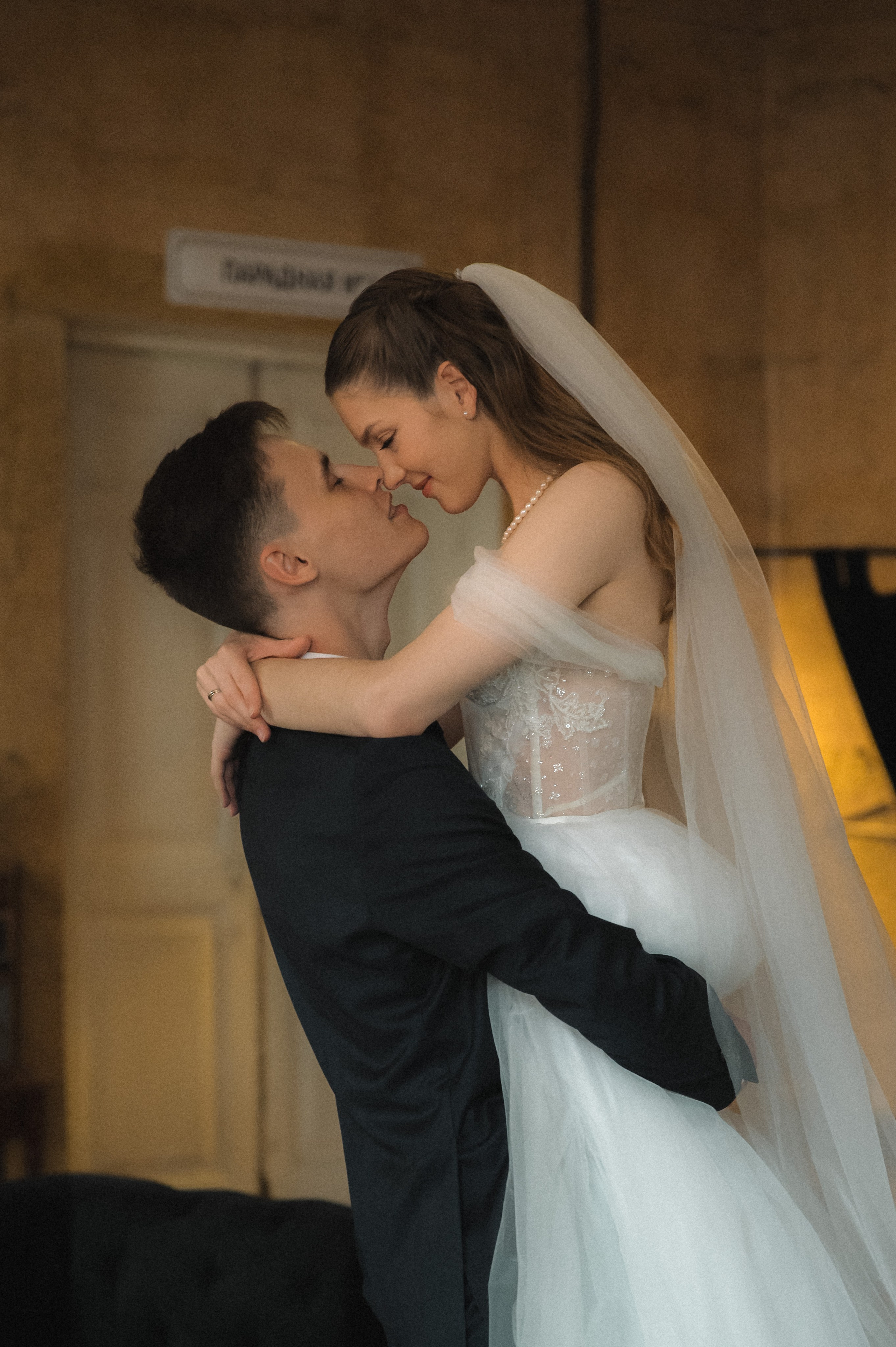 Свадьба в парадной. Фотограф Ирина Горелова Севастополь Крым