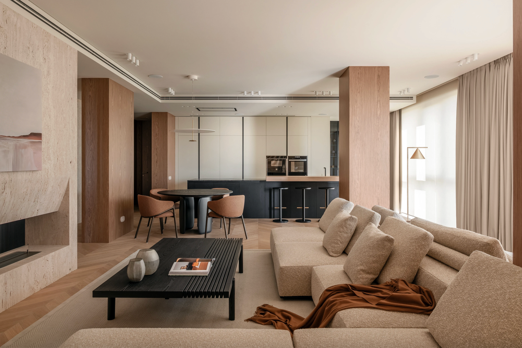 SYMPHONY 34 / 132 м². Inside Form — студия, где проект начинается не с стен, а с человека. Индивидуальный подход, живой стиль