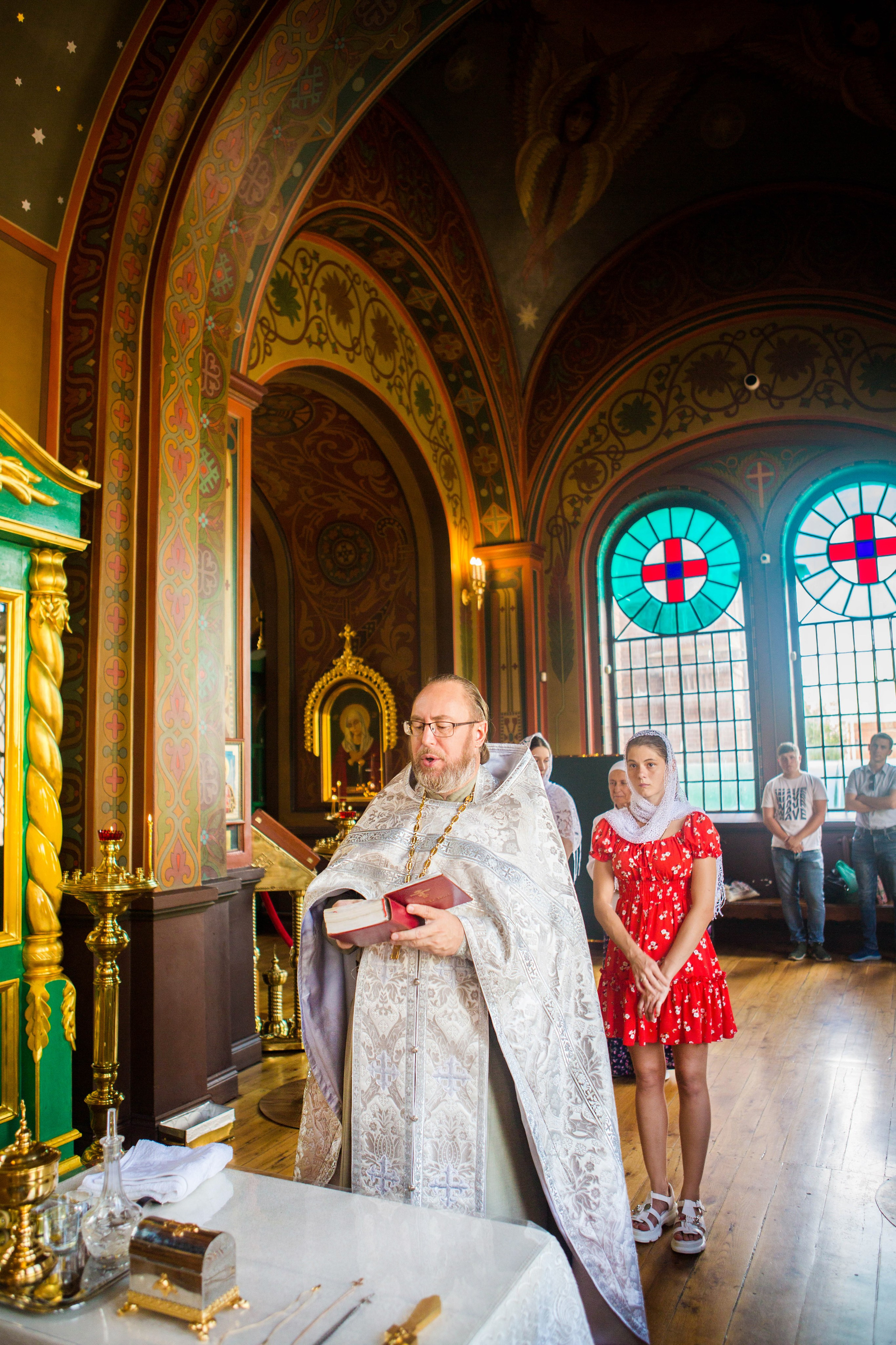 Крещение Надежды. Свято-Троицкий собор. Свадебный семейный и детский фотограф в Краснодаре Карина Федоровская