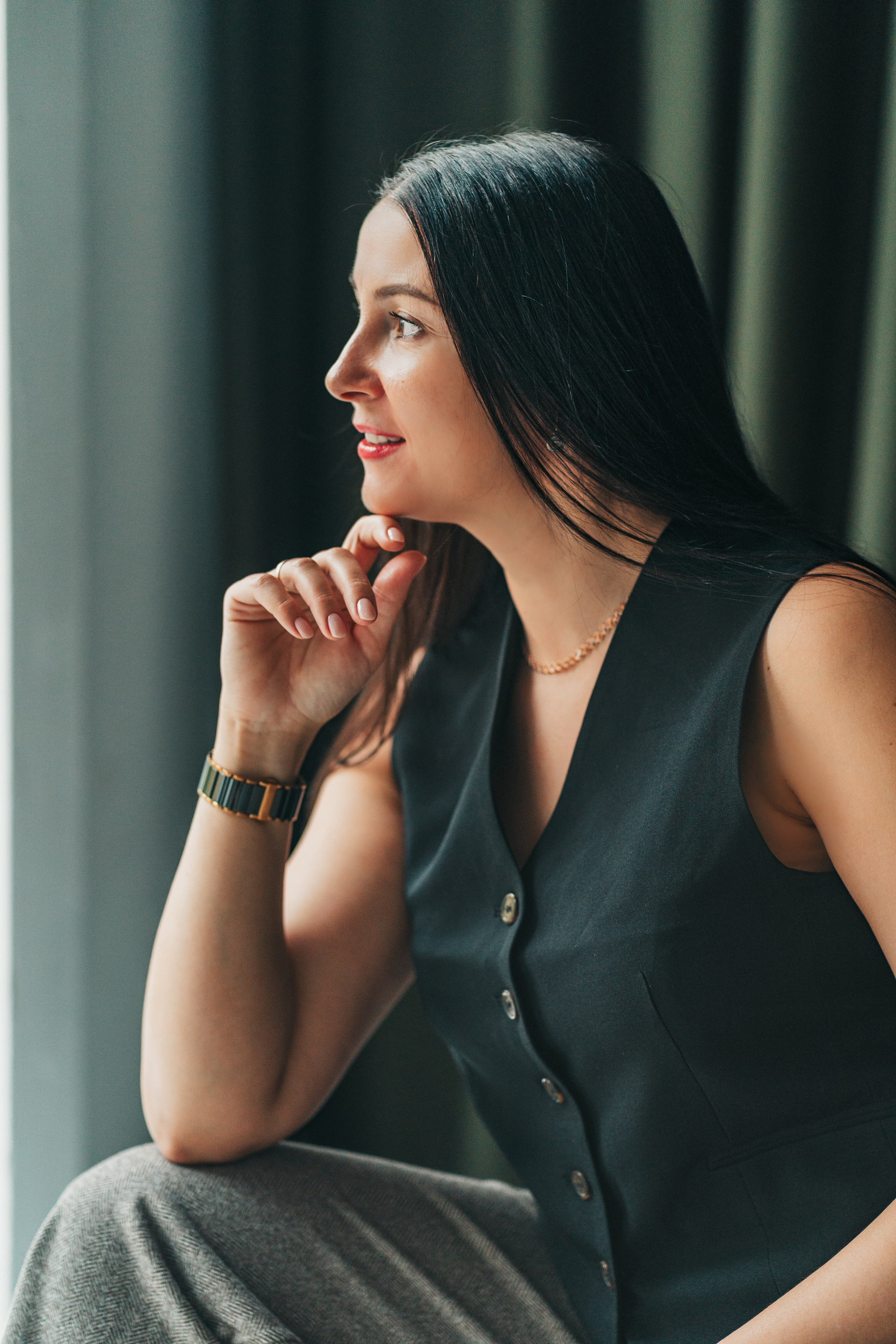 Женский портрет. Школьные альбомы и альбомы для детского сада. Юлия Осипова. Москва