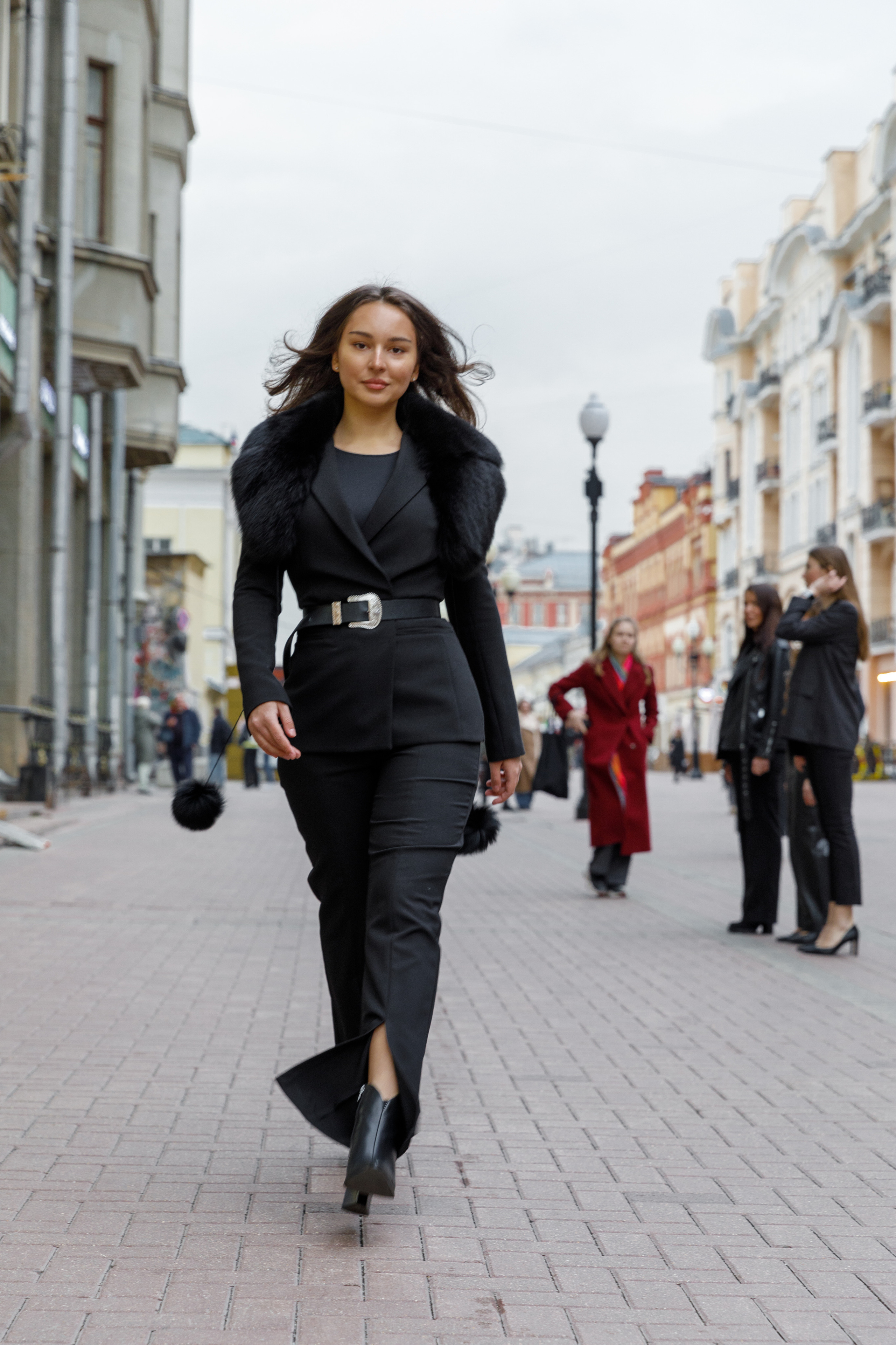 Шуточное дефиле на Арбате. Фотограф в Москве Слуцкая Наталья, репортаж, портрет, контент