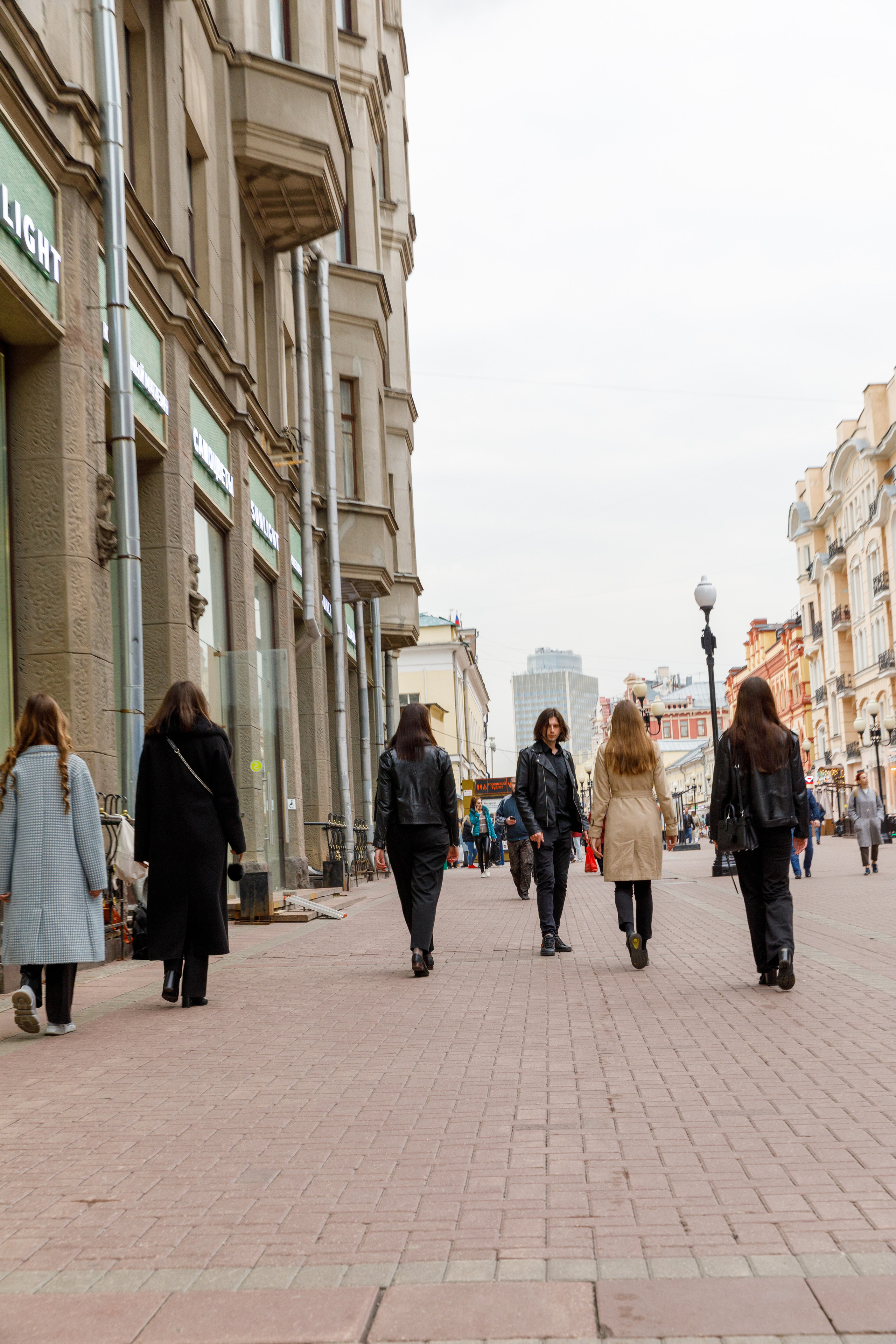 Шуточное дефиле на Арбате. Фотограф в Москве Слуцкая Наталья, репортаж, портрет, контент