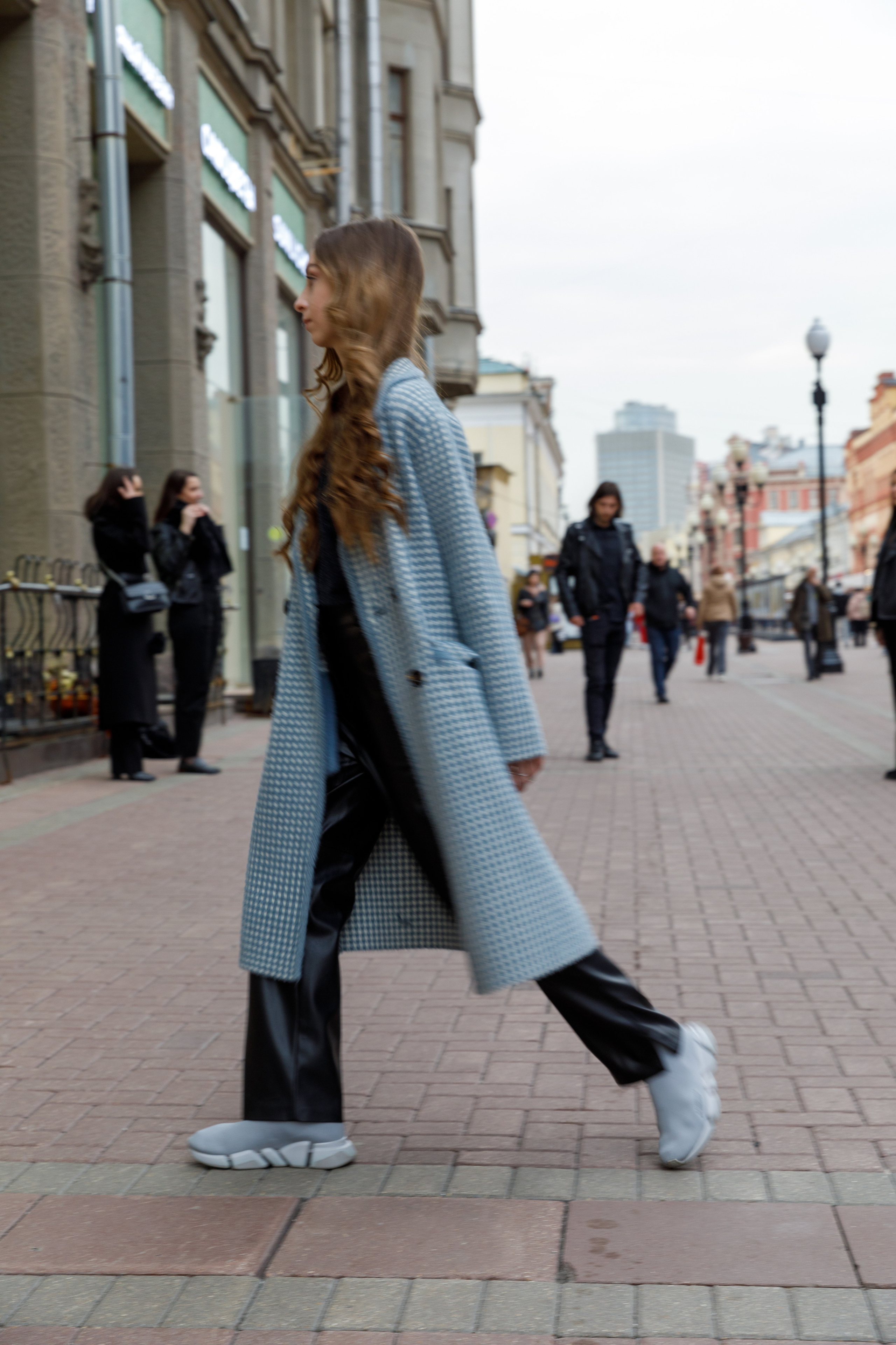 Шуточное дефиле на Арбате. Фотограф в Москве Слуцкая Наталья, репортаж, портрет, контент