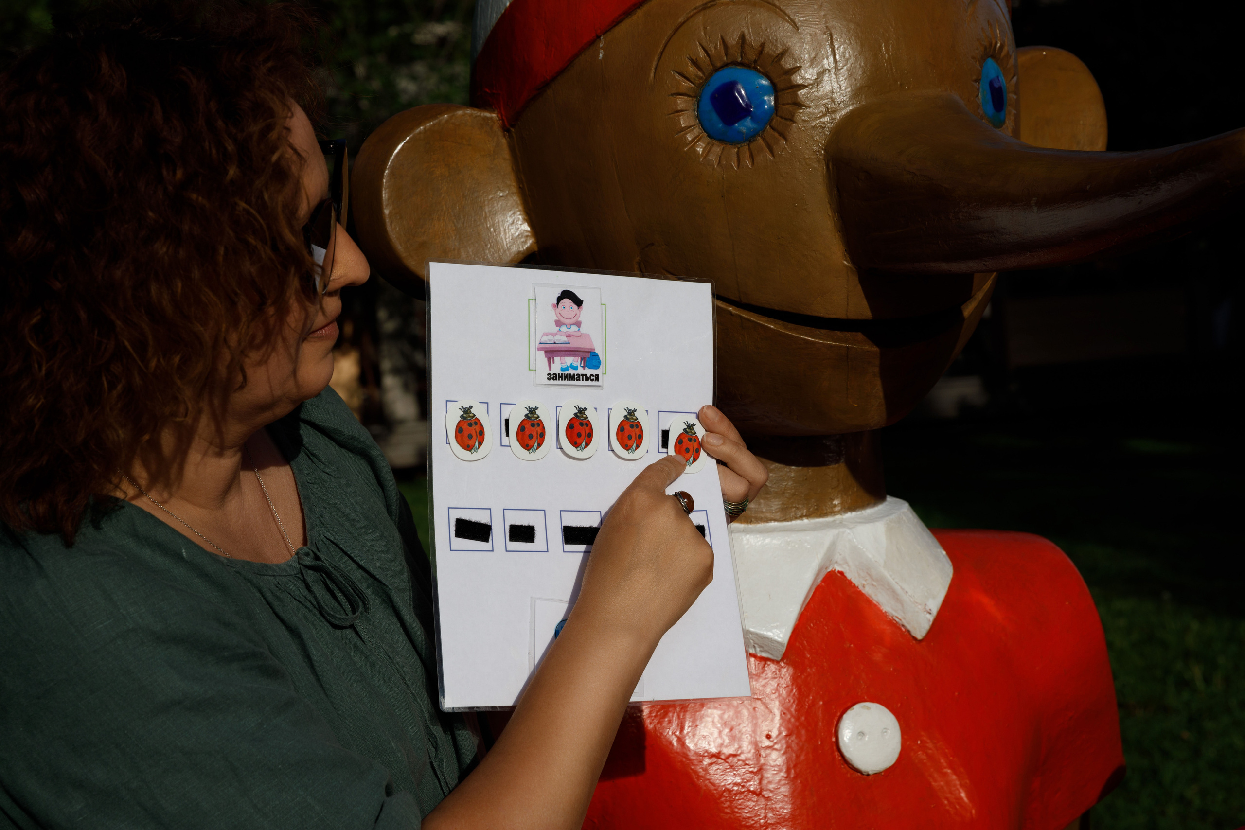 Учителя — дефектологи, работающие с детьми с аутизом. Реклама курсов. Фотограф в Москве Слуцкая Наталья, репортаж, портрет, контент