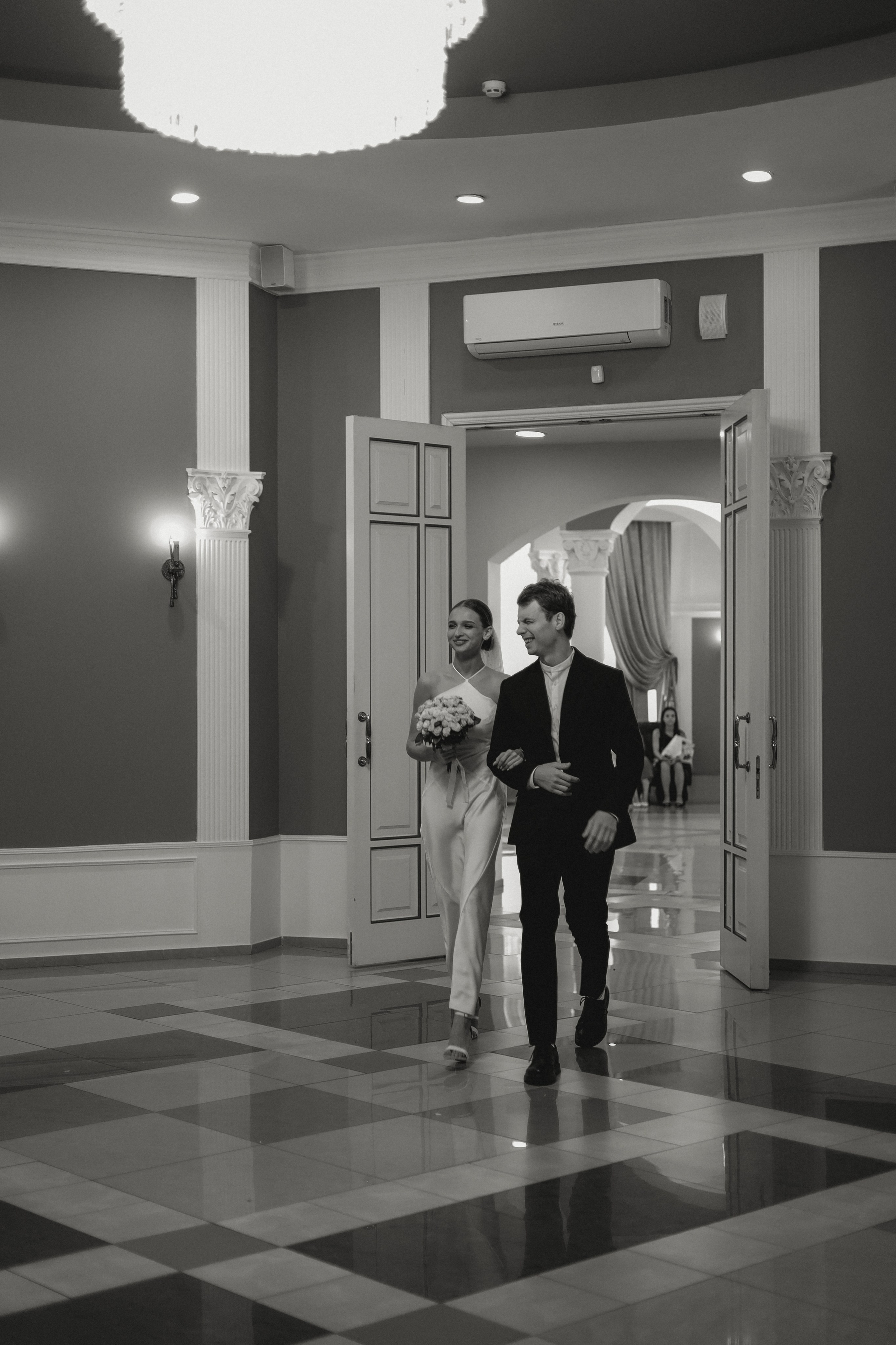 Олеся и Даня. Роспись в Таганском ЗАГСе. Диана Чечель. Свадебный и семейный фотограф в Москве