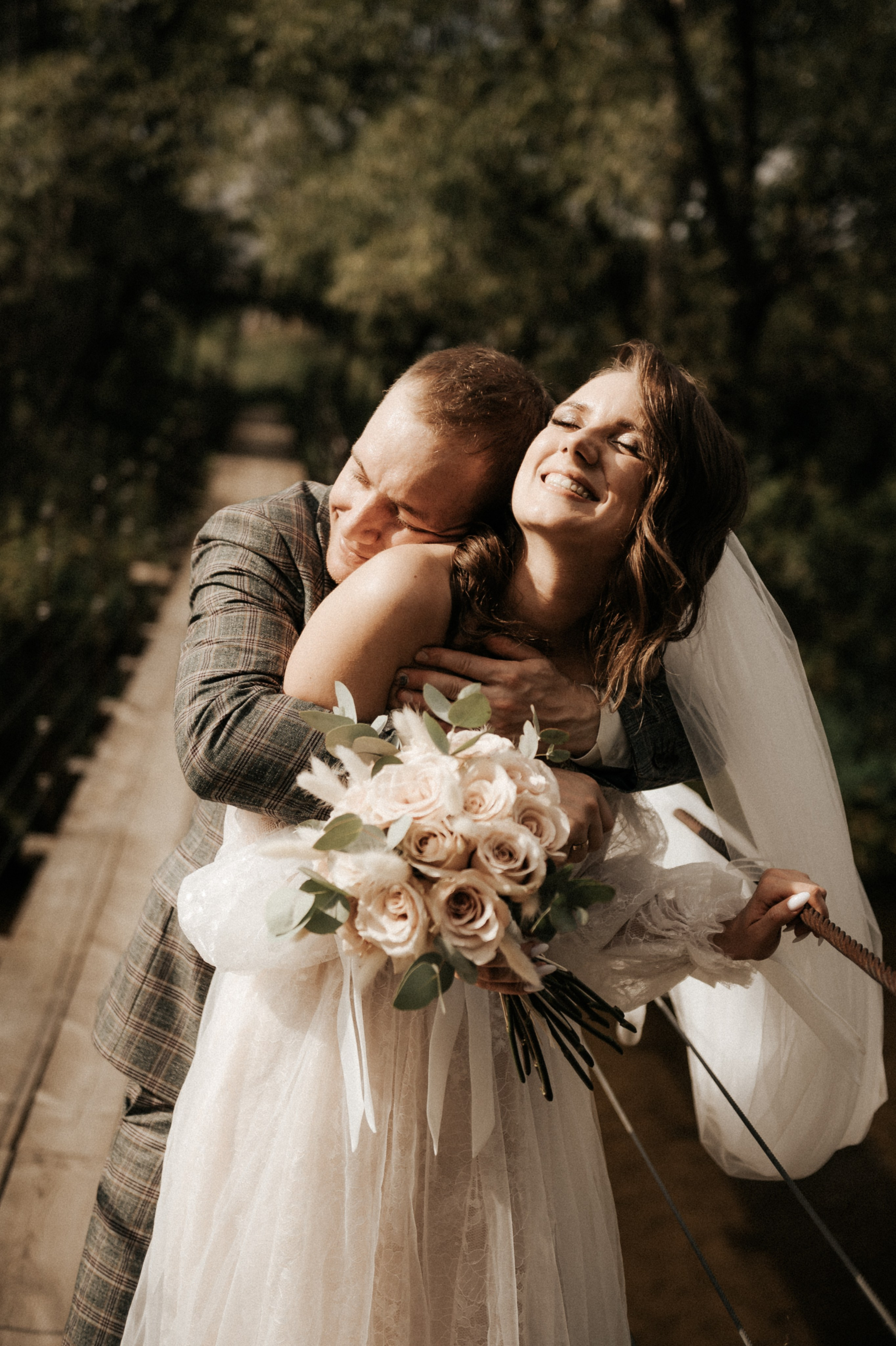 Свадебные фотографии. Фотограф в Барнауле Дарья Бутурлакина. Люби.Цени.Касайся