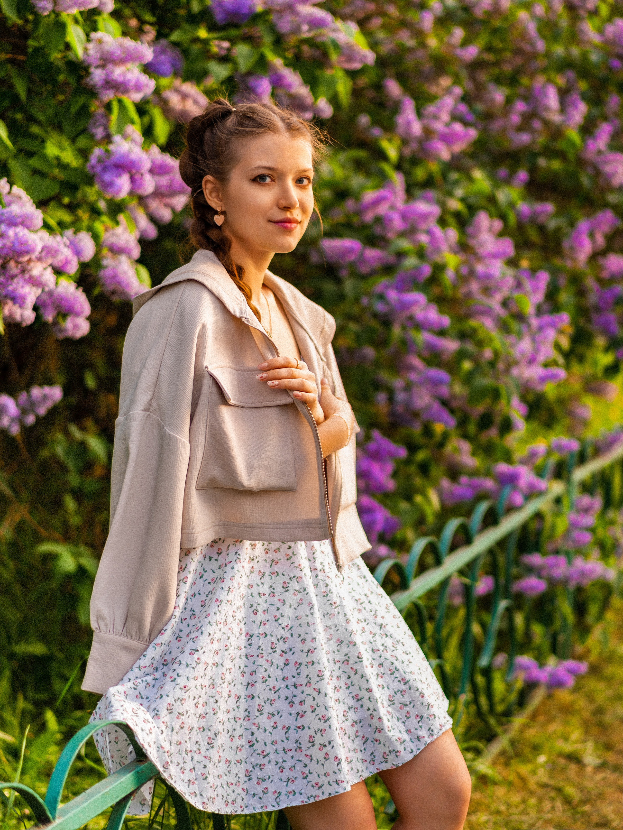 Ольга — фотосессия в сиреневом саду. Фотограф Москва