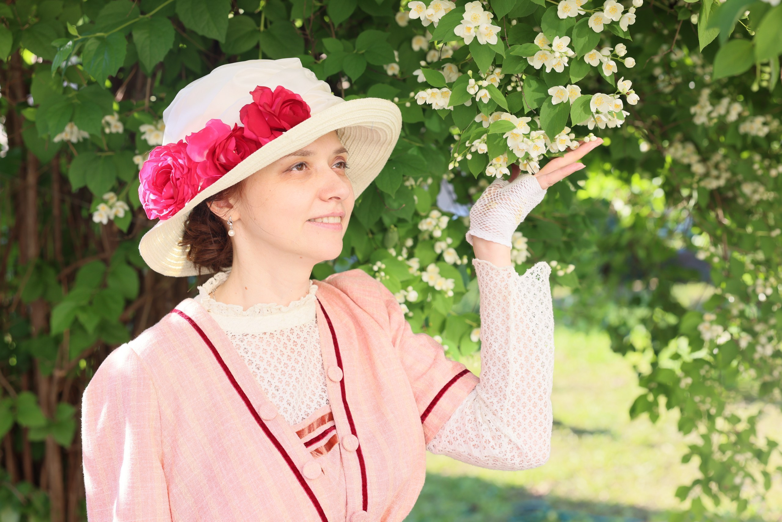 Усадьба Вересаева. Гости в саду. Фотограф в Туле Крупский АнДРей. Фотостудия «КАДР71» в Туле