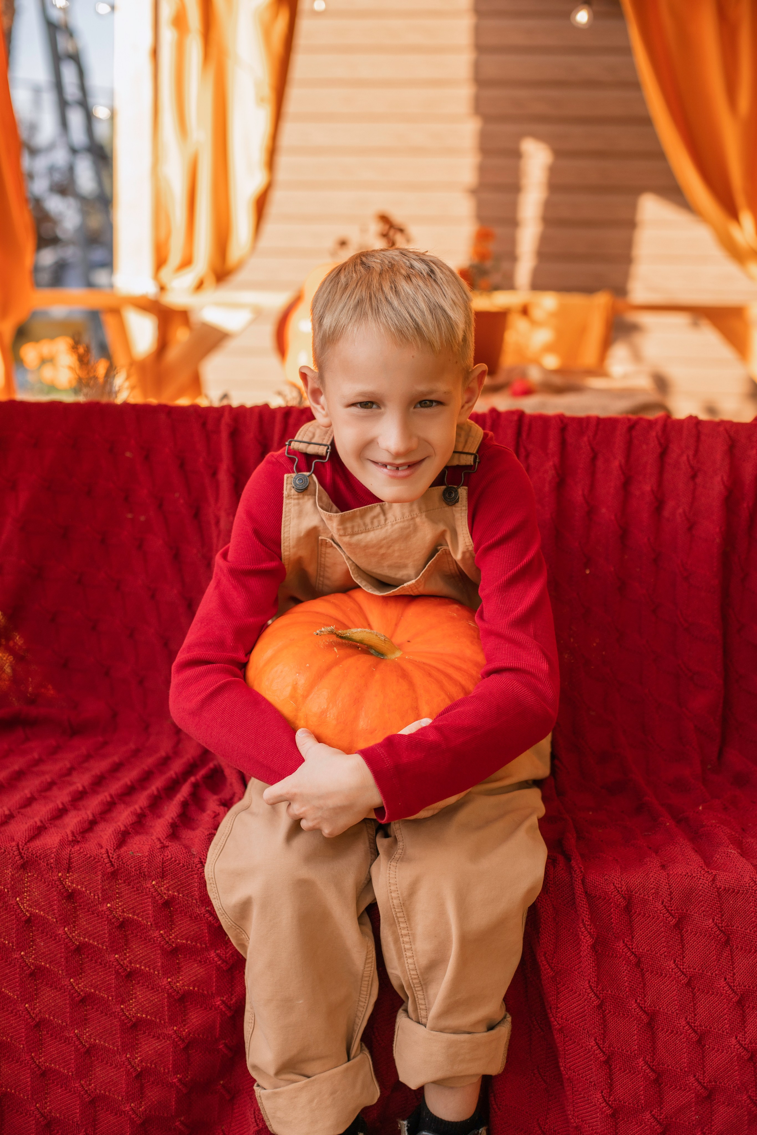 Семейная съёмка в локации «Фото-дача». Фотограф Елена Аленская