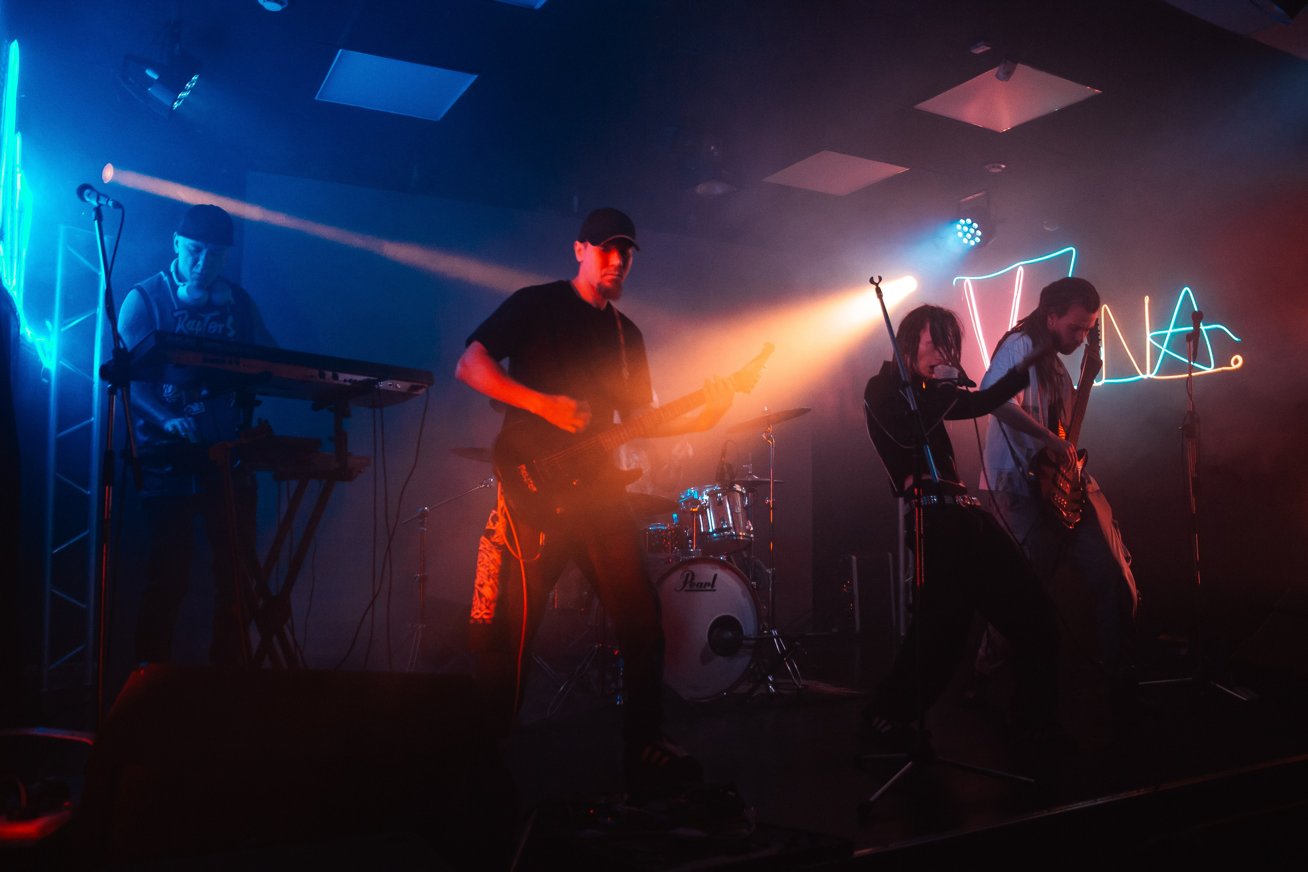 Isolator, Красноярск, 23.11.2025, Волна. Фотограф Регина Крикунова г. Красноярск