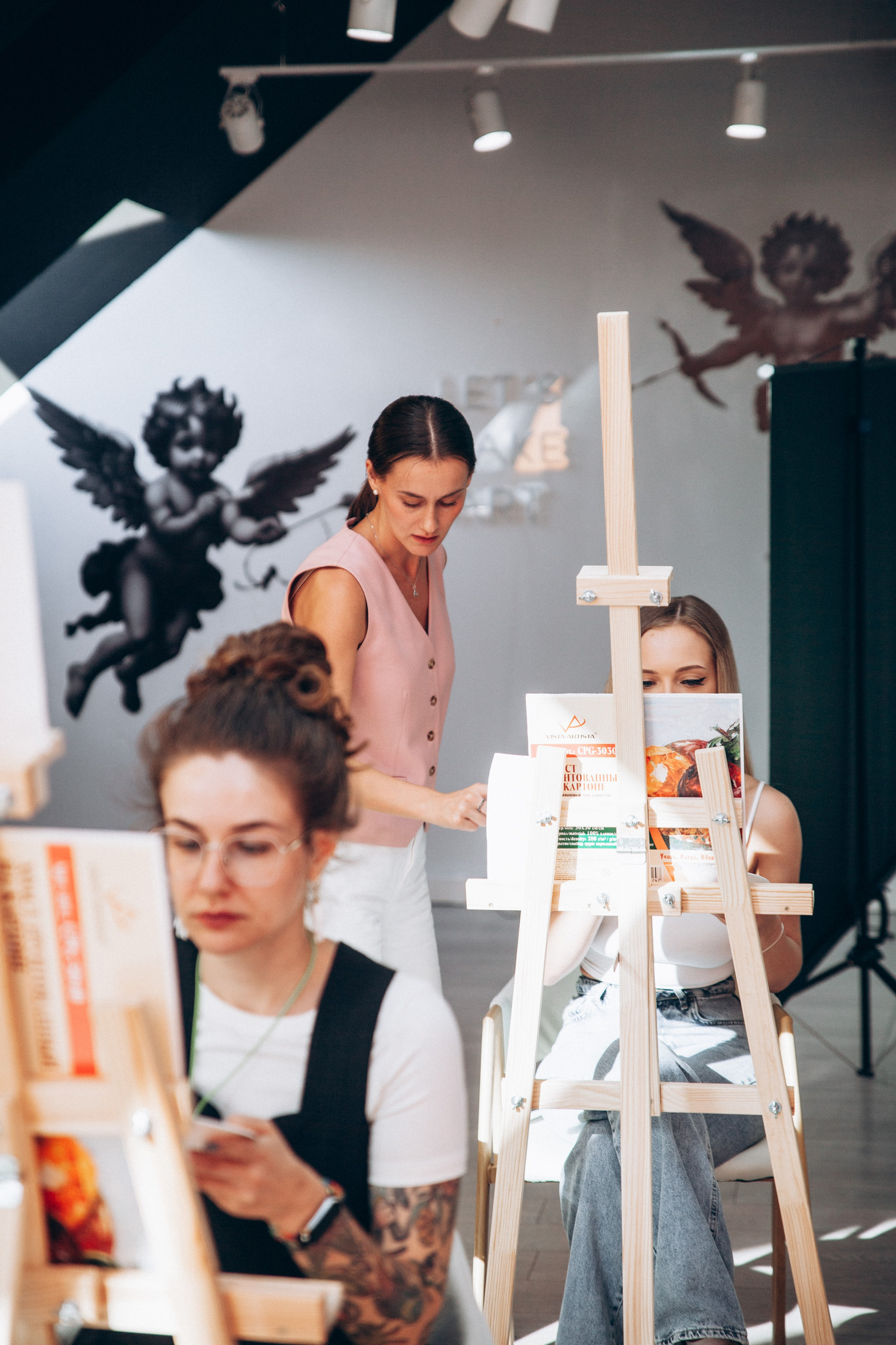 Мастер-класс по живописи. Преподаватель Анна К-К. Репортажный и детский фотограф в Минске