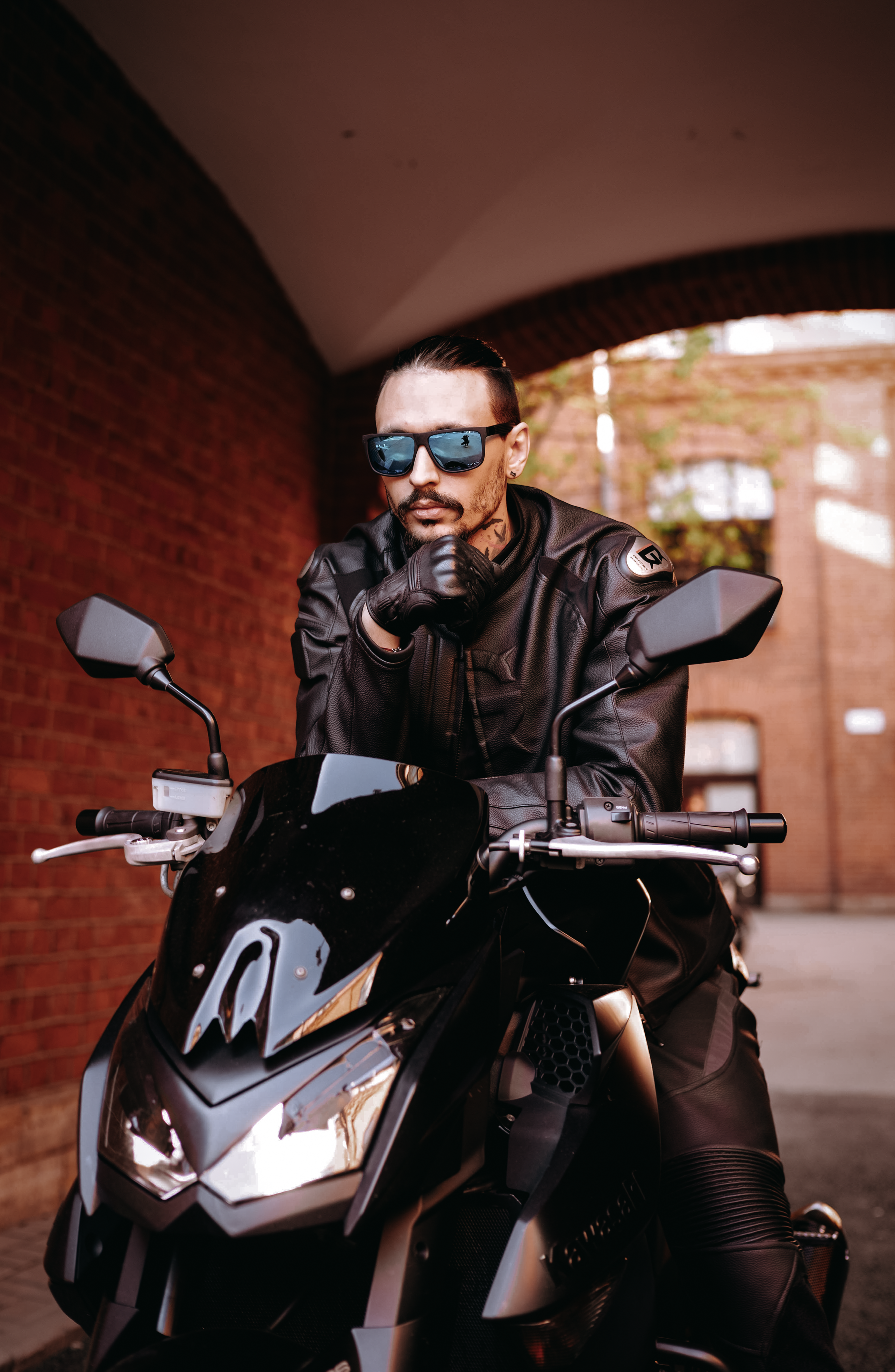 МОТО. Женский и свадебный фотограф в Санкт-Петербурге Элизабет Ланцова. Будуарные съемки, свадебные съемки, лавстори, контент-съемка