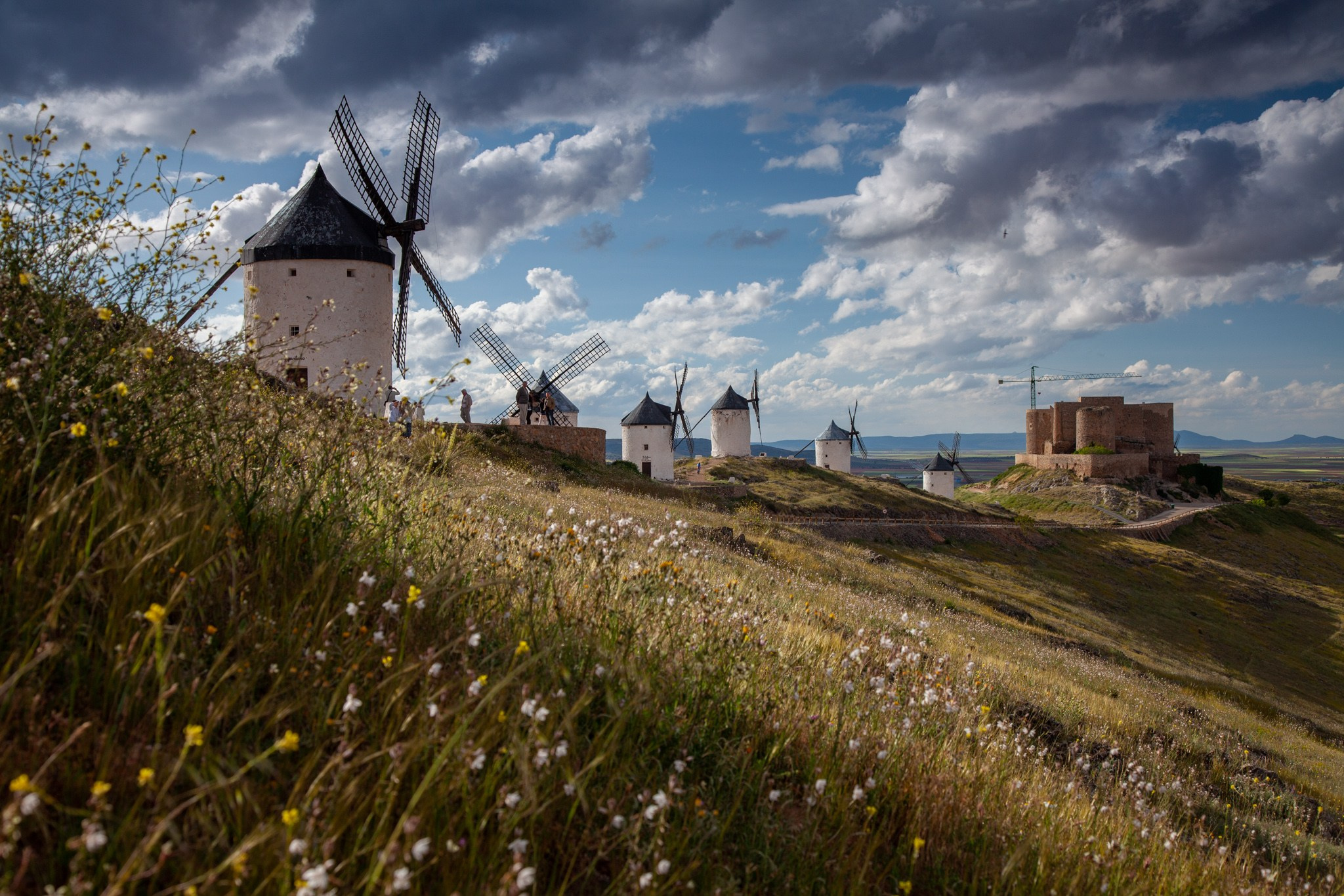 Consuegra España Molinos de viento de Don Quijote en la provincia de Toledo, Испания 2010. Фотограф Василий Буланов