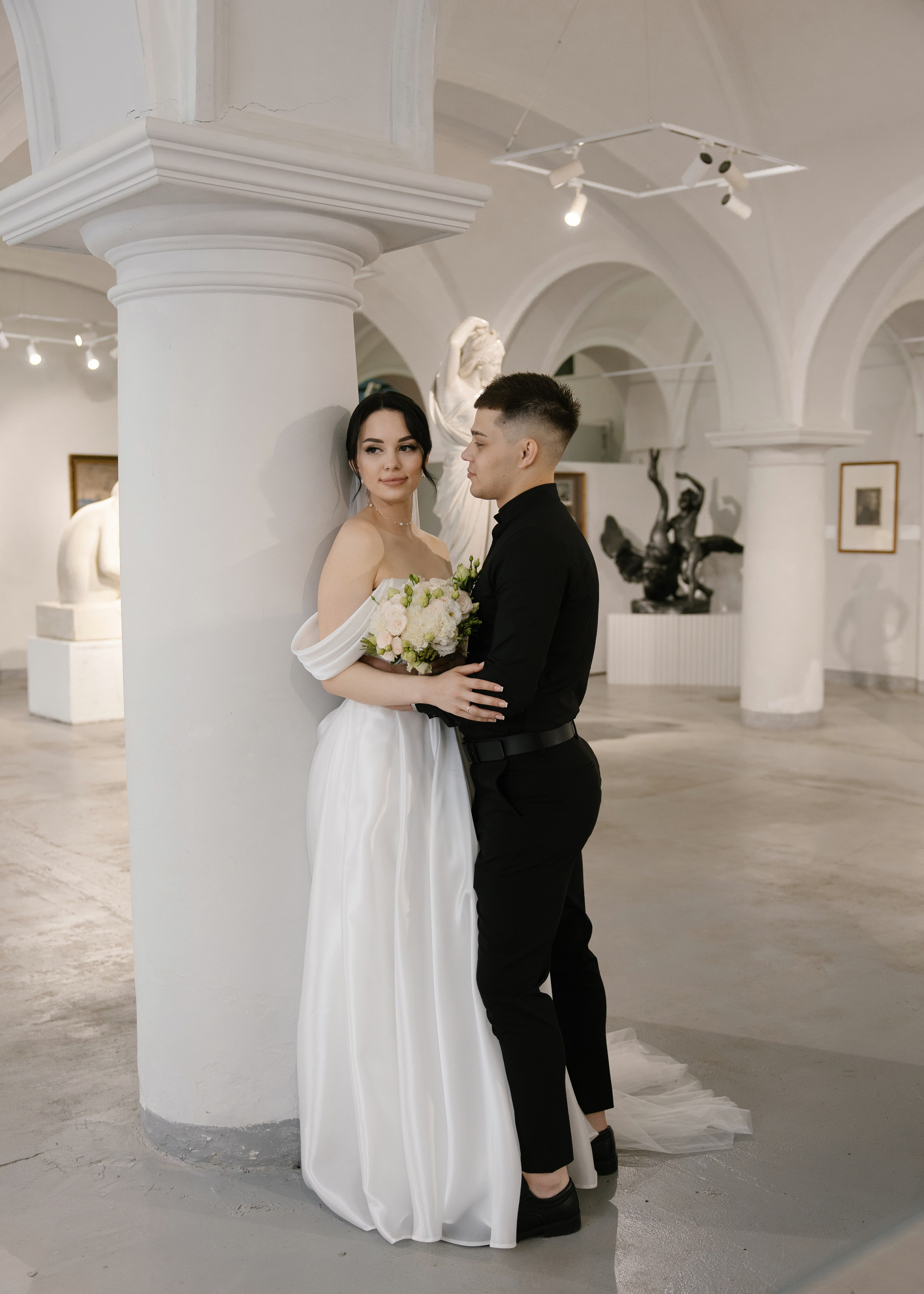 Дарина и Данил в музее изобразительных искусств. Свадебный фотограф в Калининграде Ольга Пасечник
