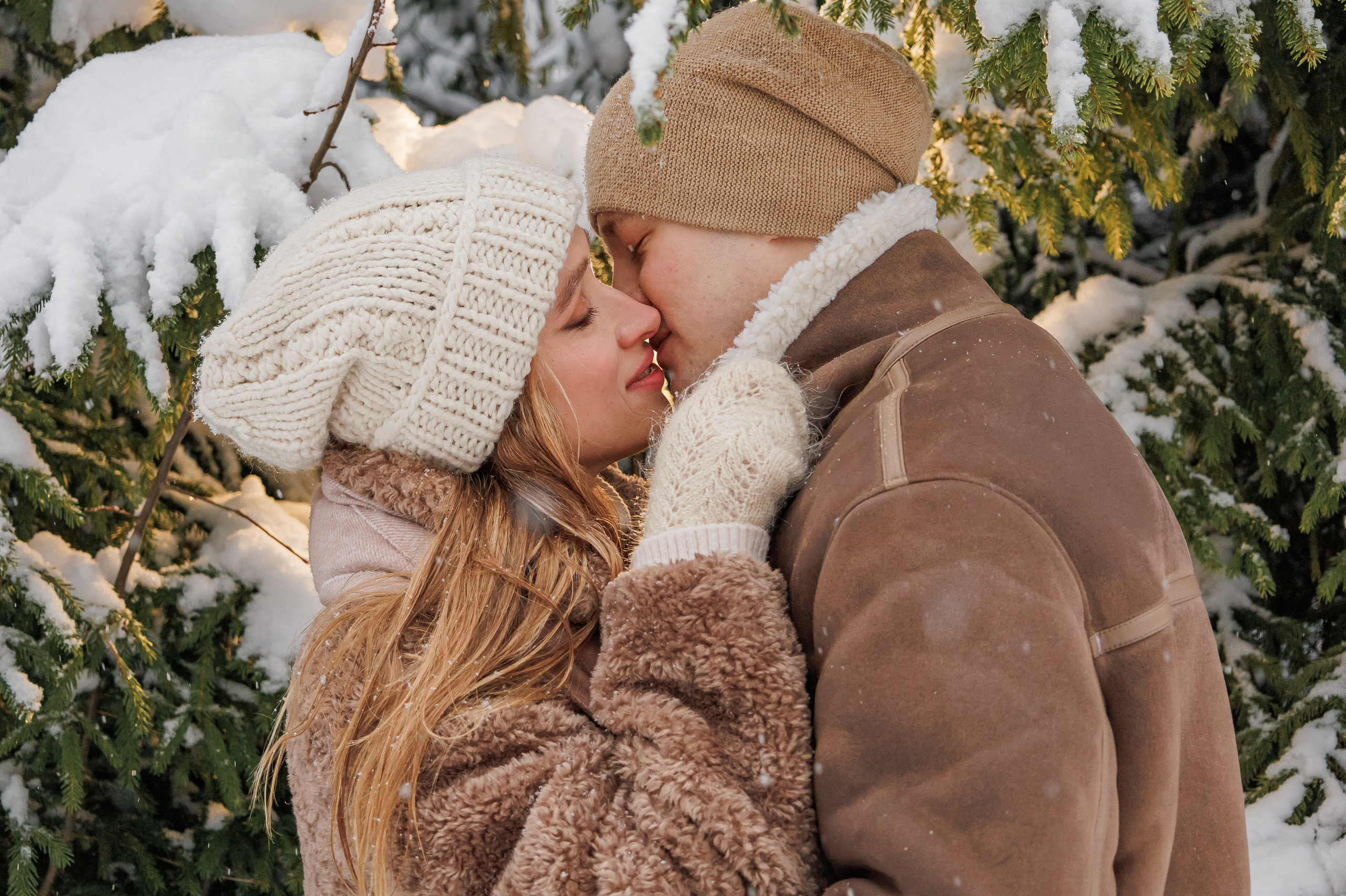 Александра и Александр. Зимняя фотоистория любви в парке. Портретный фотограф Панферова Регина г. Санкт-Петербург, г. Казань