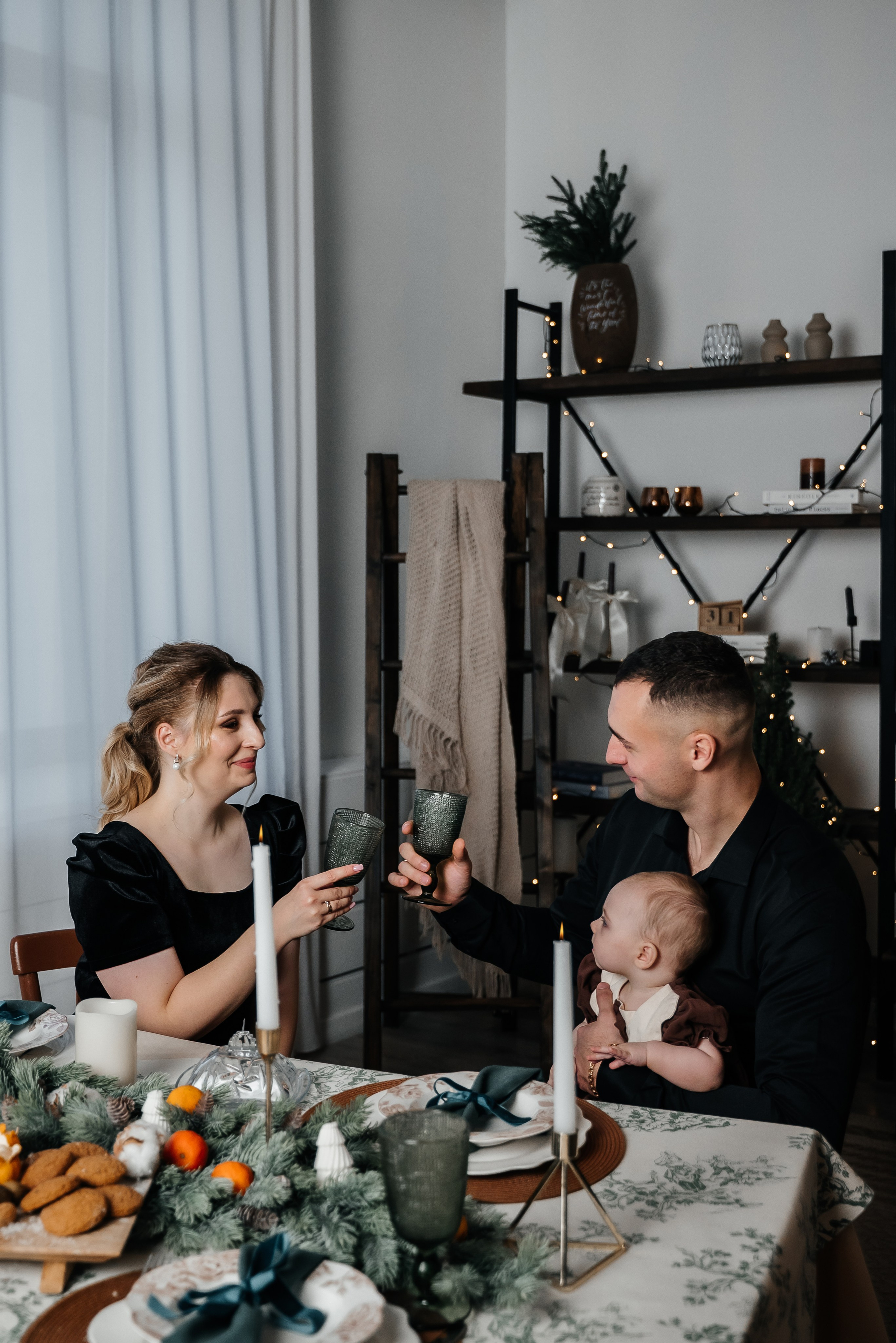 Мама, папа и маленькая принцесса (студия Молоко, зал Милена). Фотограф в Дзержинске Наташа Баева