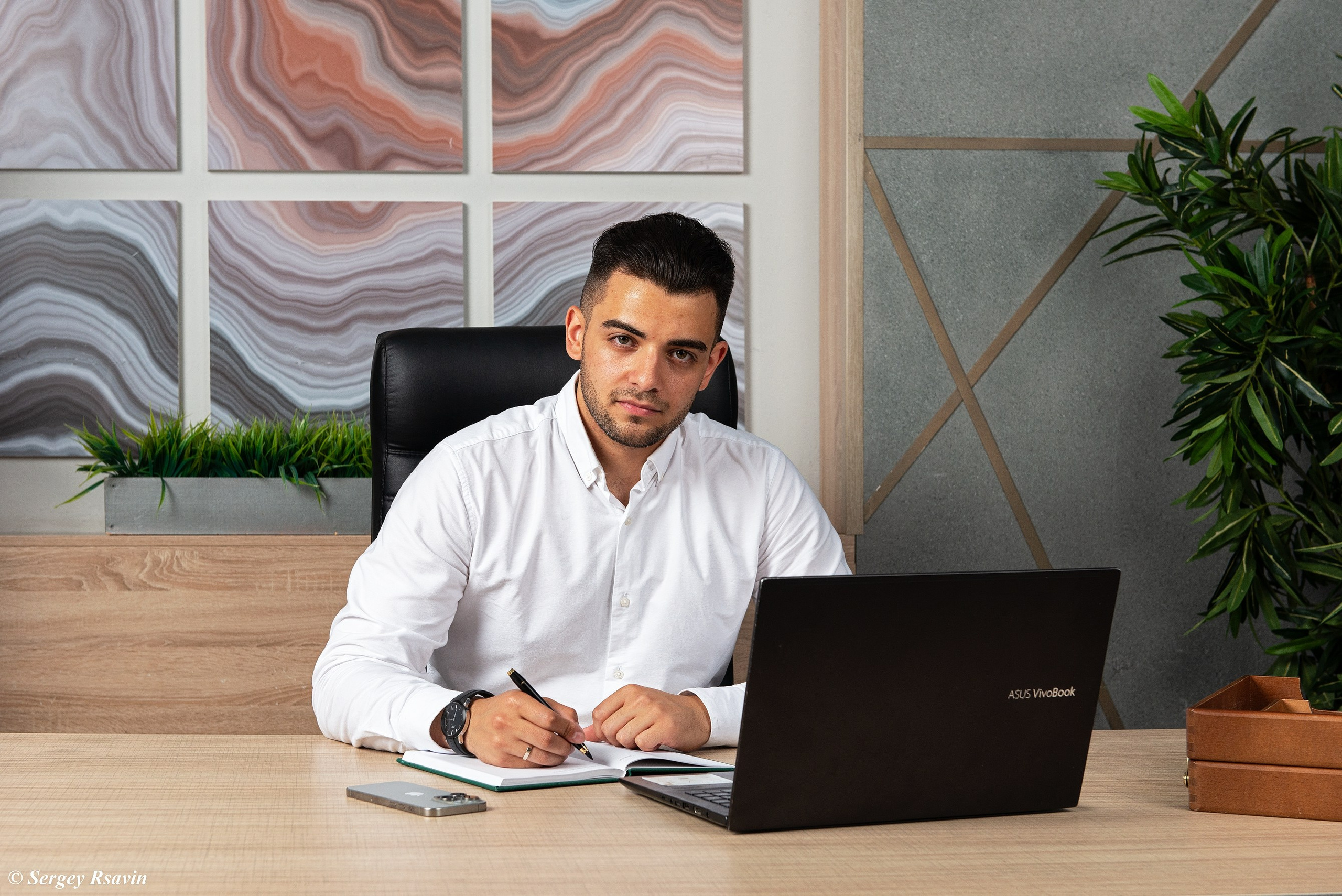 Бизнес-портрет. Фотограф в Москве Сергей Рсавин