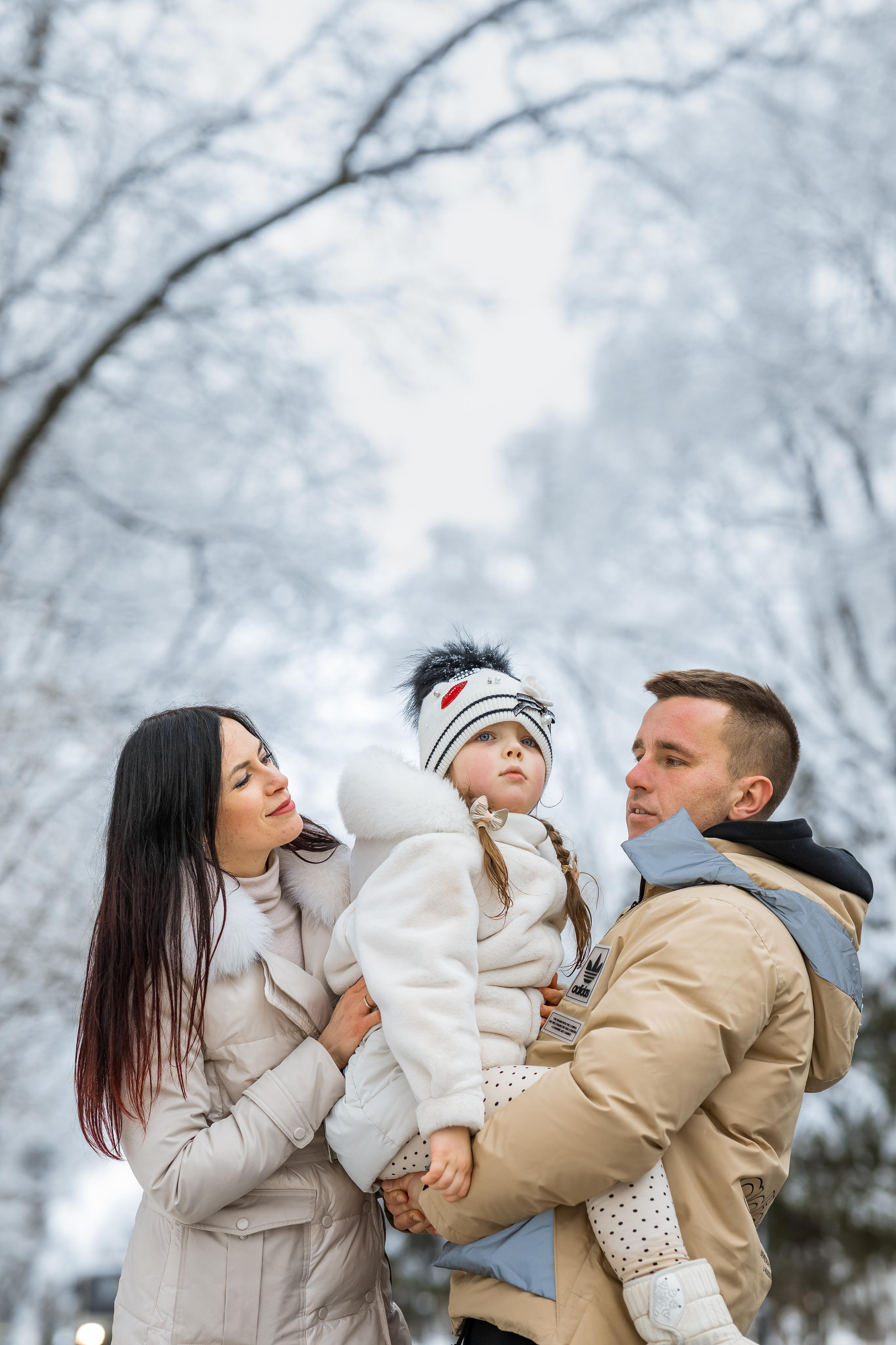 Зимняя фотопрогулка для Анастасии, Марка и Миланы. Женский семейный фотограф Тула Москва Захарова Анна