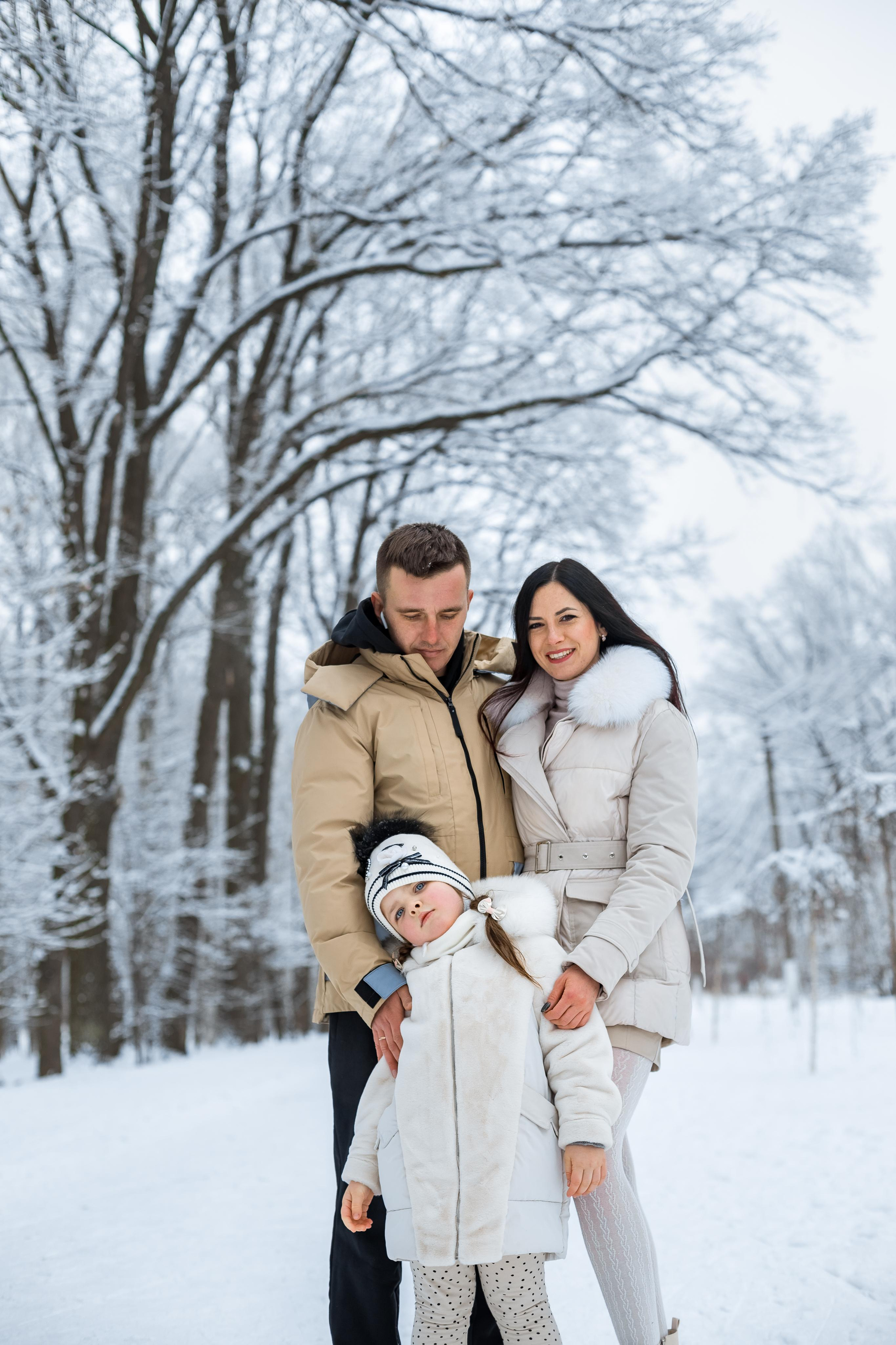 Зимняя фотопрогулка для Анастасии, Марка и Миланы. Женский семейный фотограф Тула Москва Захарова Анна