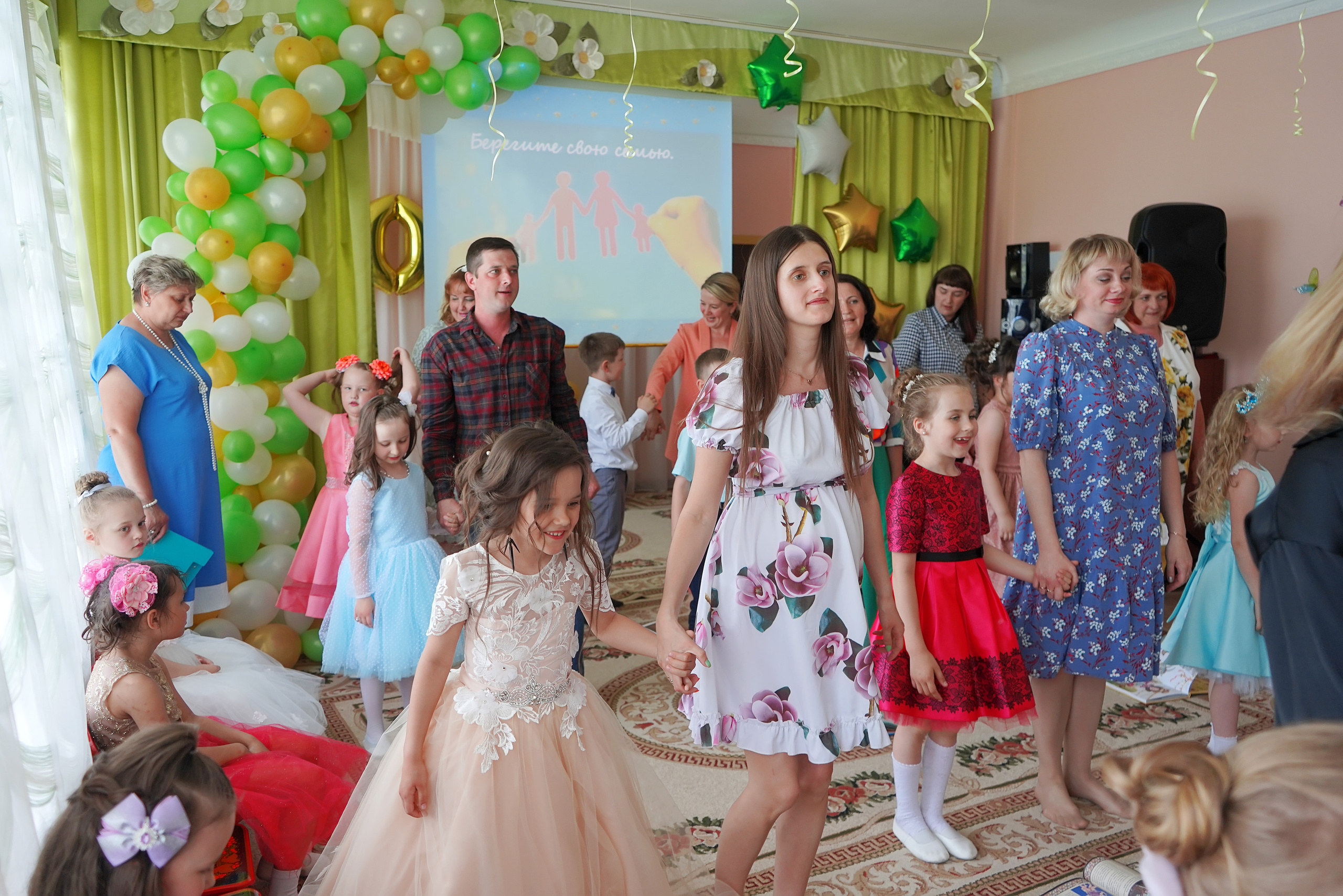 Фотосъемка видеосъёмка фотограф видеооператор новогодних утренников  в. Фотограф, видеооператор Нина Коршунова