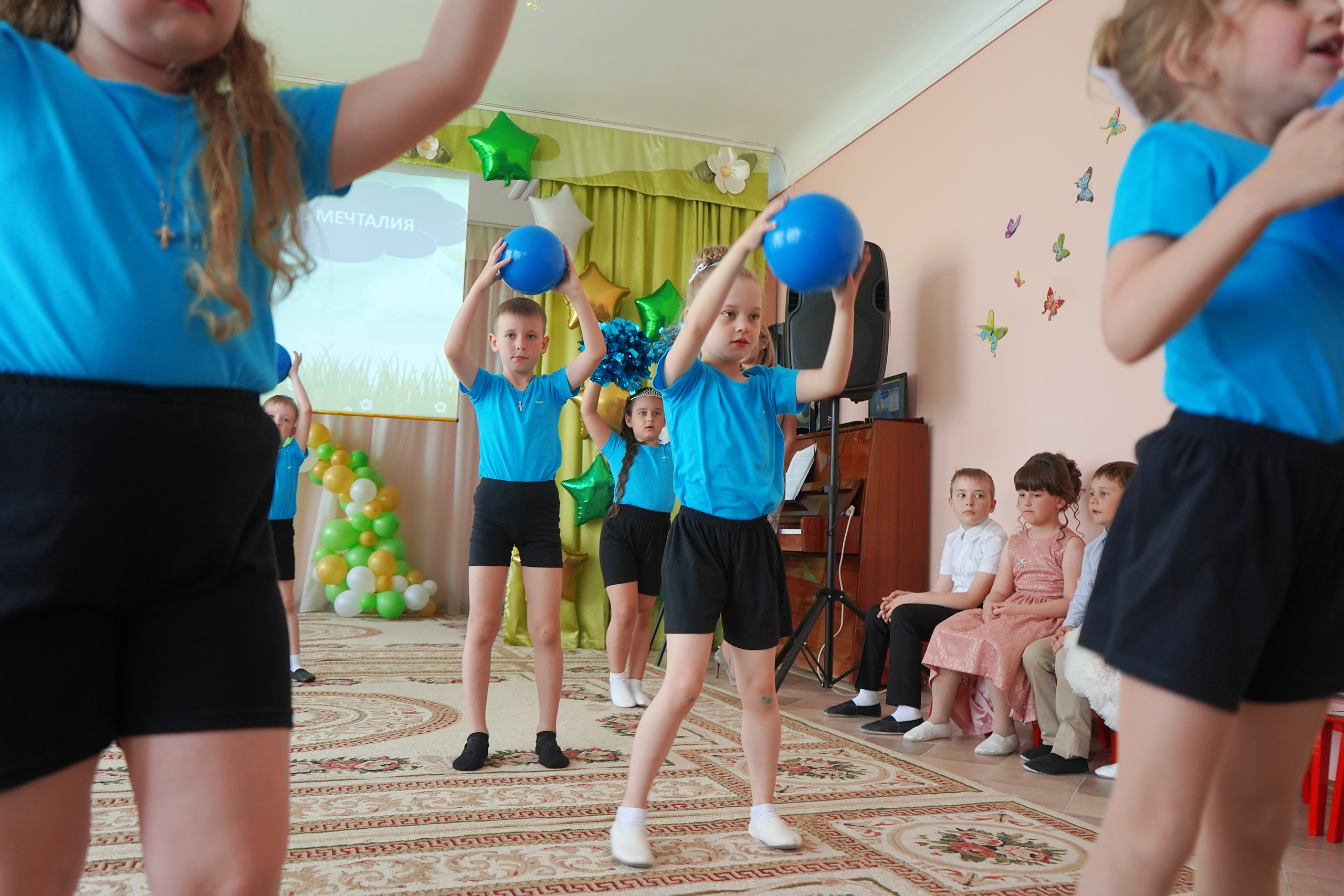 Фотосъемка видеосъёмка фотограф видеооператор новогодних утренников  в. Фотограф, видеооператор Нина Коршунова