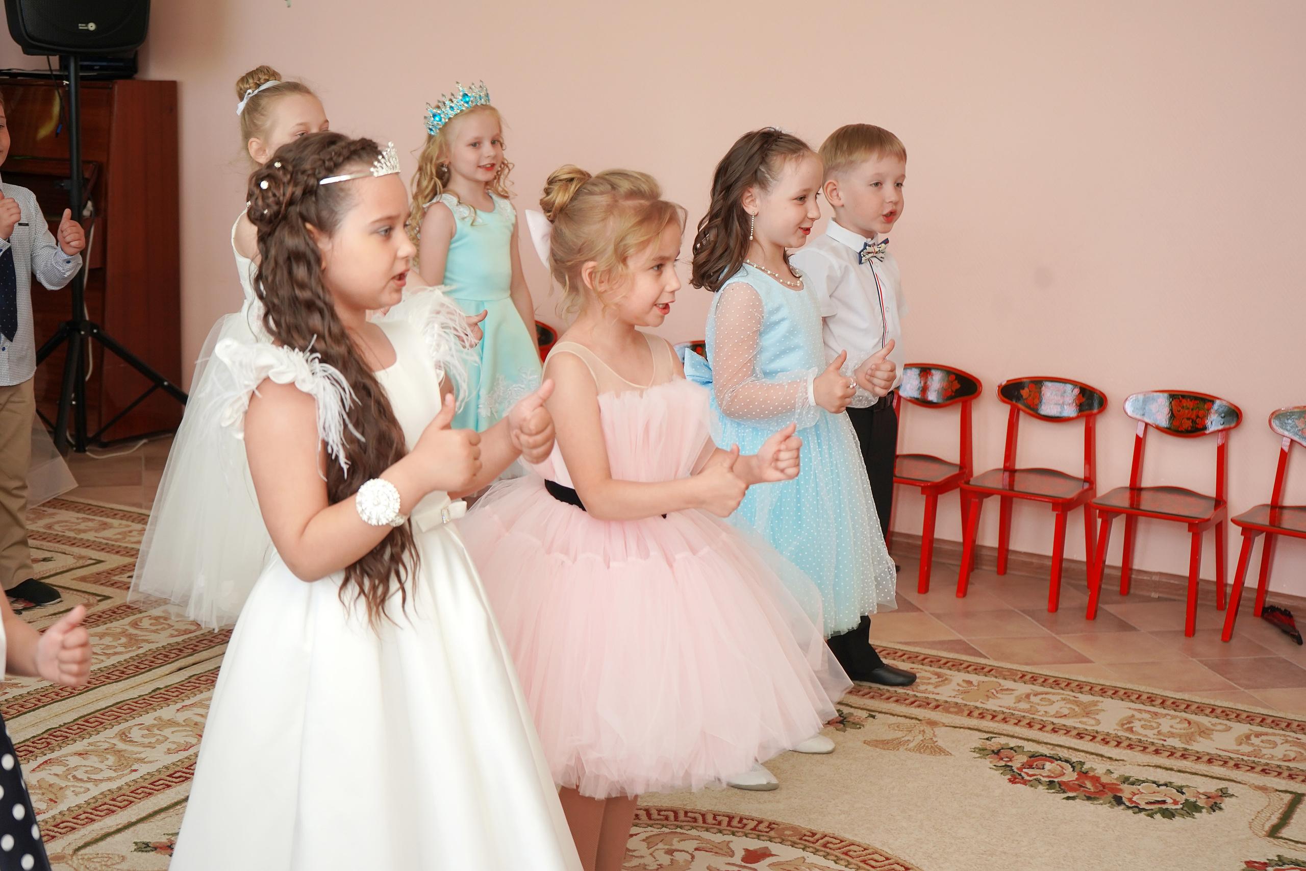 Фотосъемка видеосъёмка фотограф видеооператор новогодних утренников  в. Фотограф, видеооператор Нина Коршунова