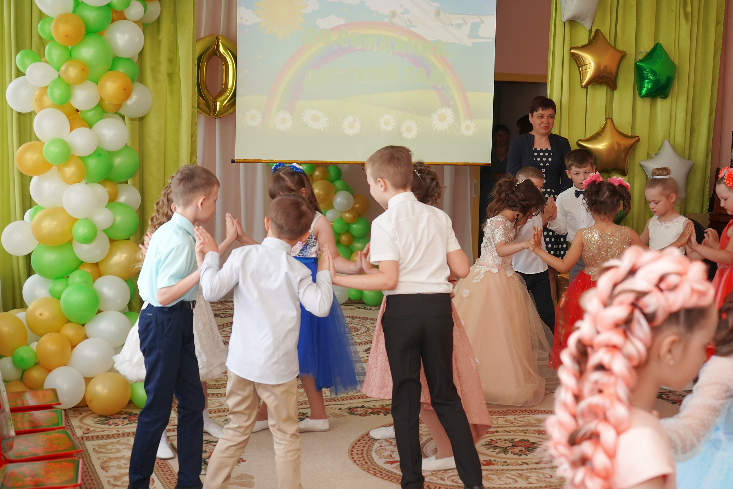 Фотосъемка видеосъёмка фотограф видеооператор новогодних утренников  в. Фотограф, видеооператор Нина Коршунова