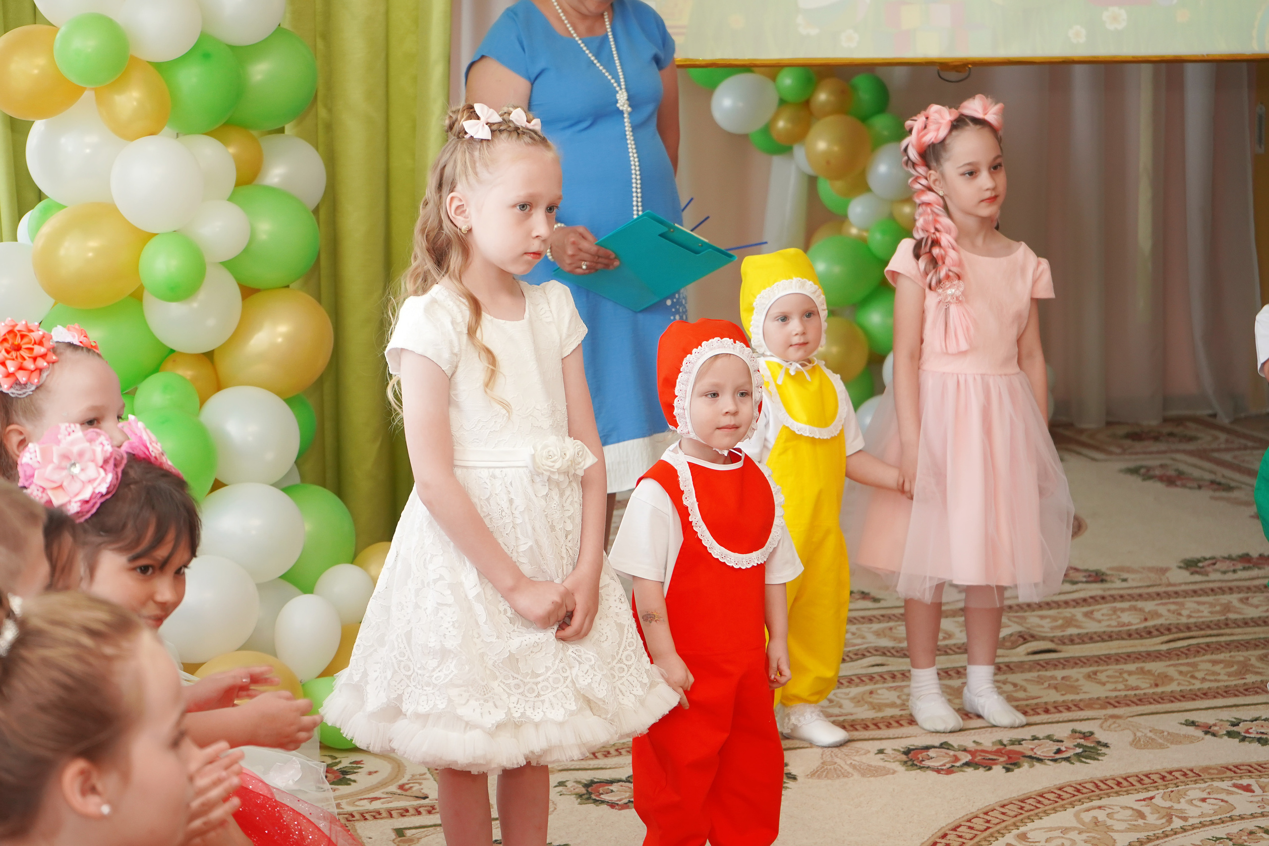 Фотосъемка видеосъёмка фотограф видеооператор новогодних утренников  в. Фотограф, видеооператор Нина Коршунова