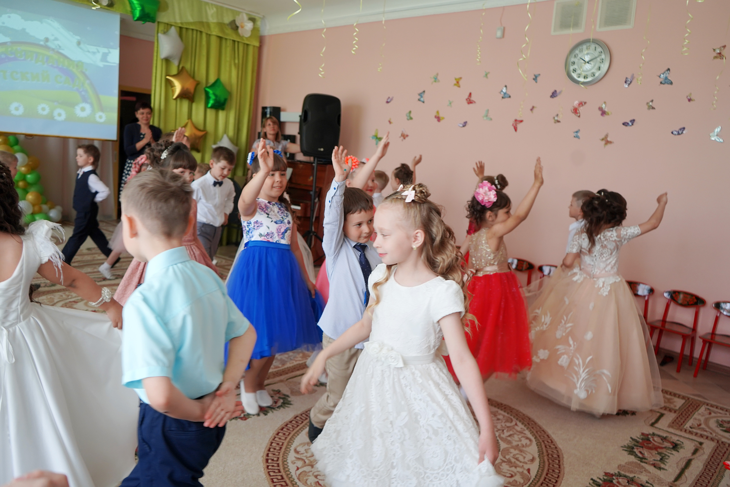 Фотосъемка видеосъёмка фотограф видеооператор новогодних утренников  в. Фотограф, видеооператор Нина Коршунова