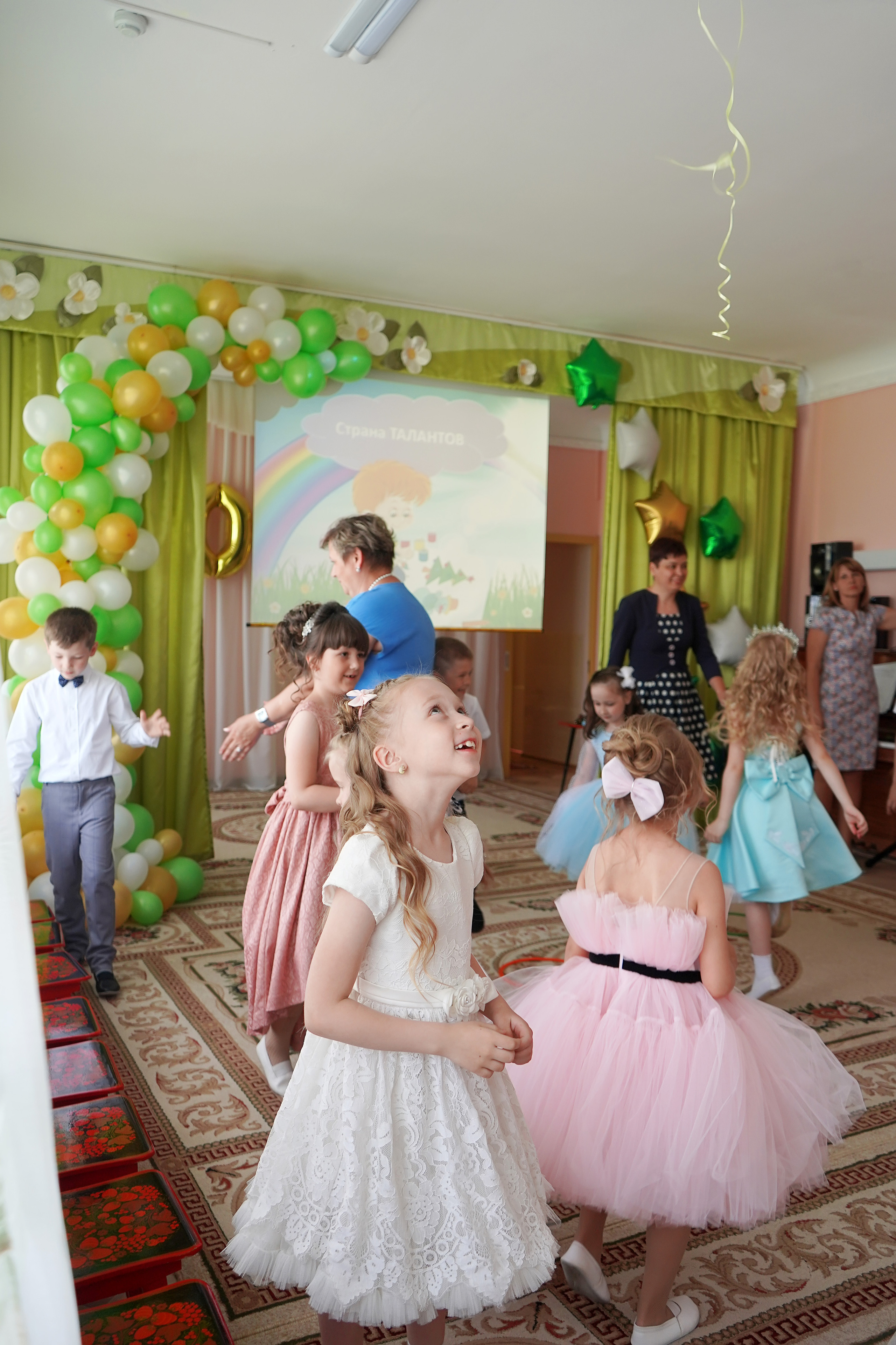 Фотосъемка видеосъёмка фотограф видеооператор новогодних утренников  в. Фотограф, видеооператор Нина Коршунова