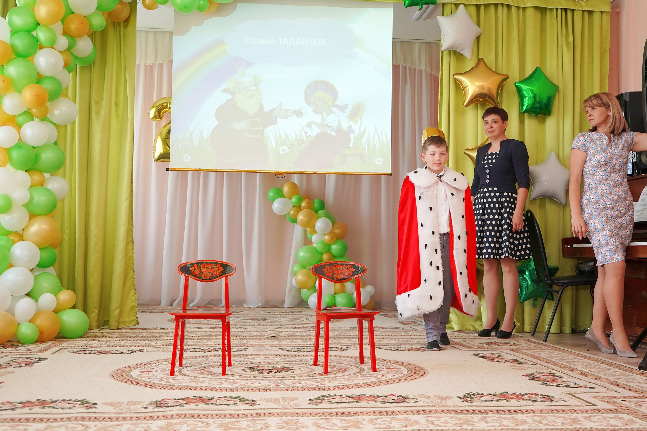 Фотосъемка видеосъёмка фотограф видеооператор новогодних утренников  в. Фотограф, видеооператор Нина Коршунова