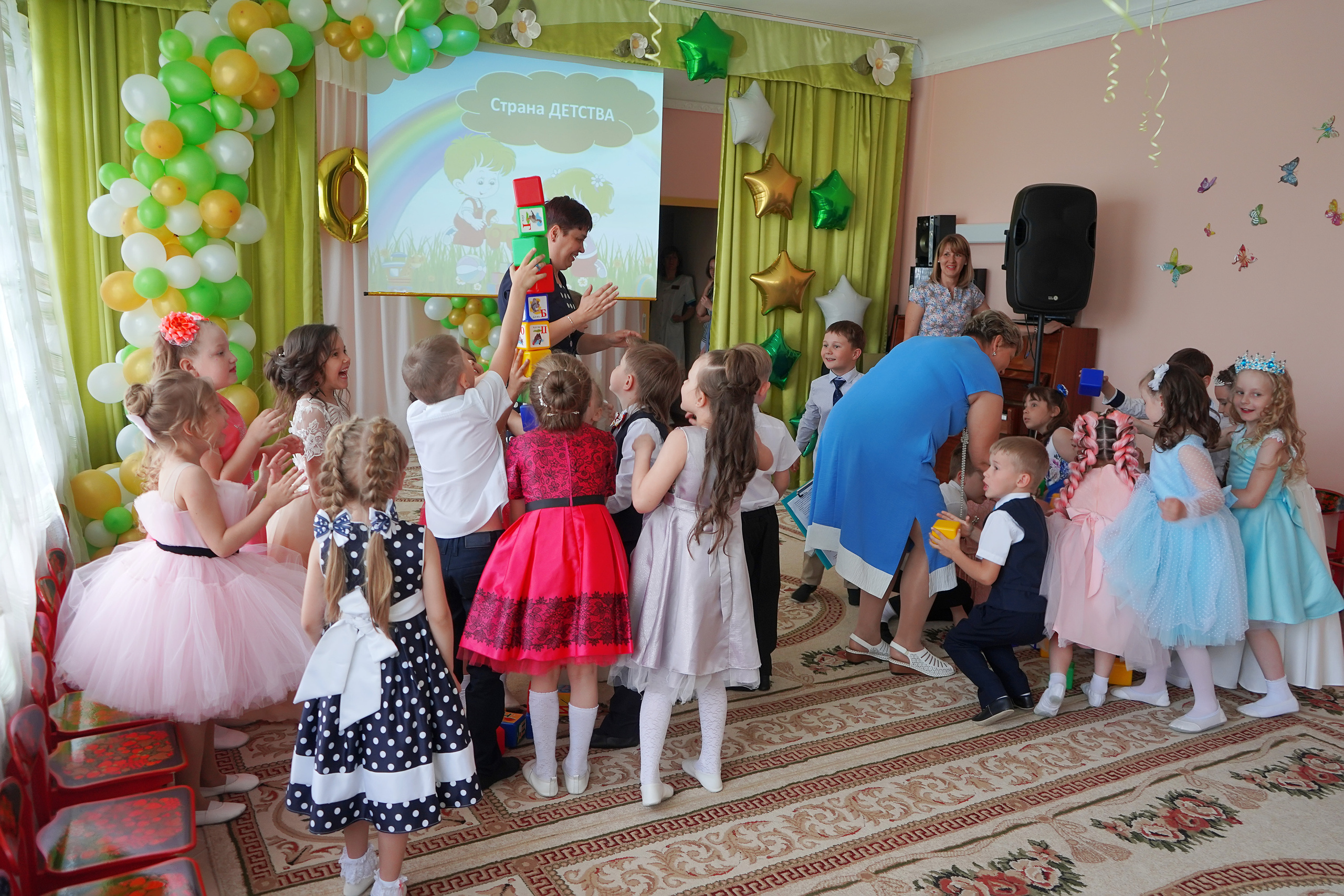 Фотосъемка видеосъёмка фотограф видеооператор новогодних утренников  в. Фотограф, видеооператор Нина Коршунова