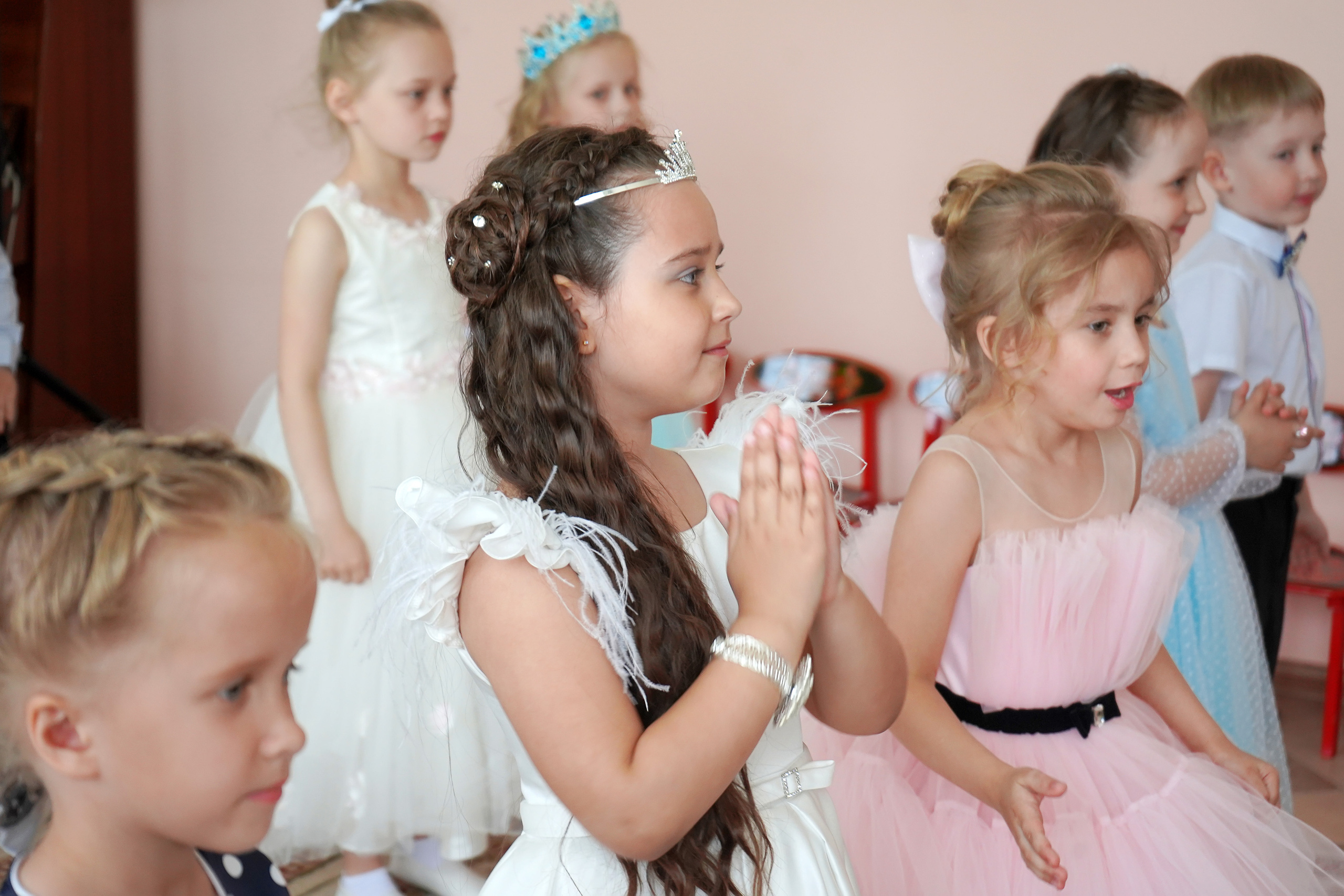 Фотосъемка видеосъёмка фотограф видеооператор новогодних утренников  в. Фотограф, видеооператор Нина Коршунова