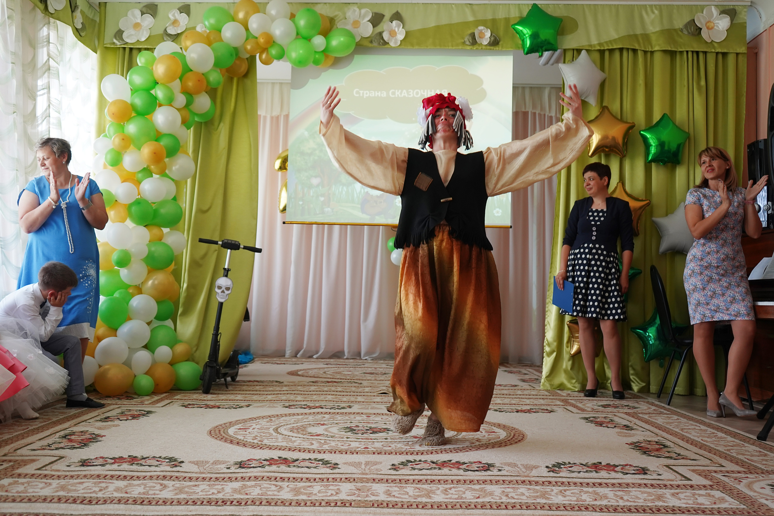 Фотосъемка видеосъёмка фотограф видеооператор новогодних утренников  в. Фотограф, видеооператор Нина Коршунова